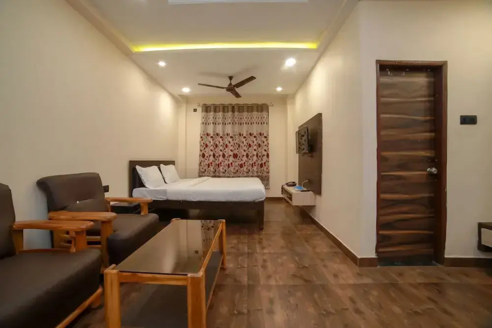 Oyo 37826 Rajmahal Khindsi Resort