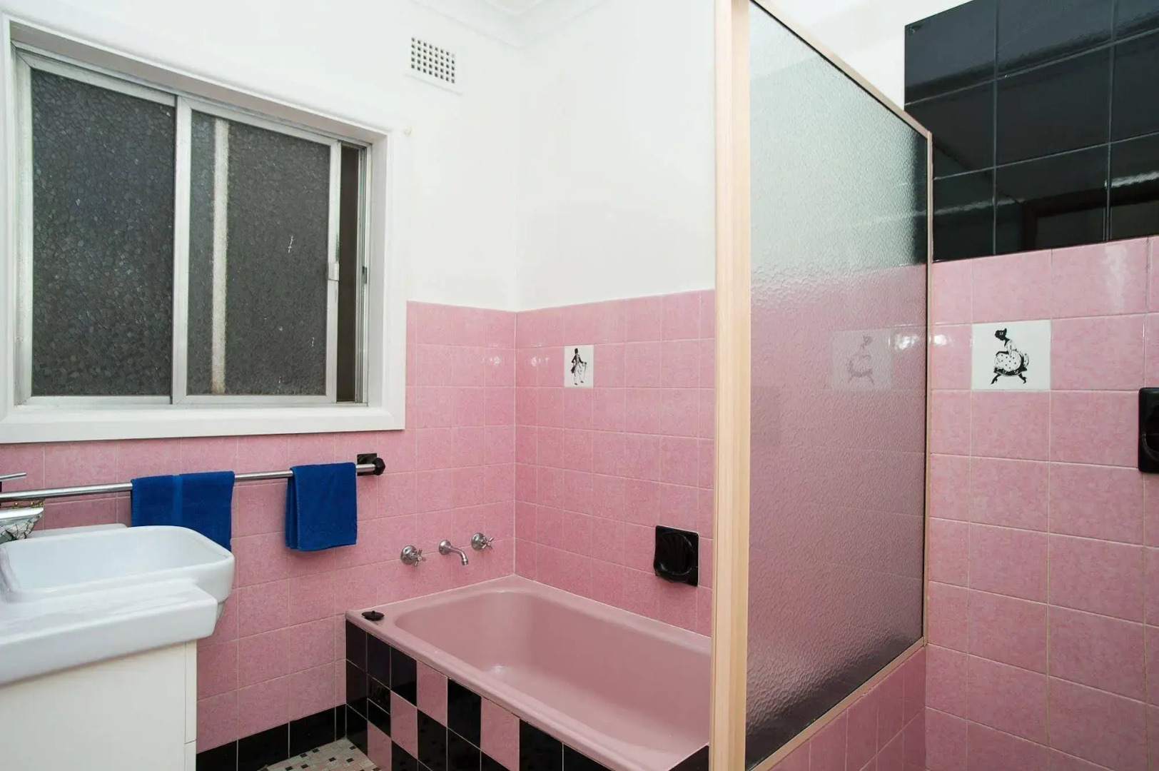 Manera Heights Apartment Motel