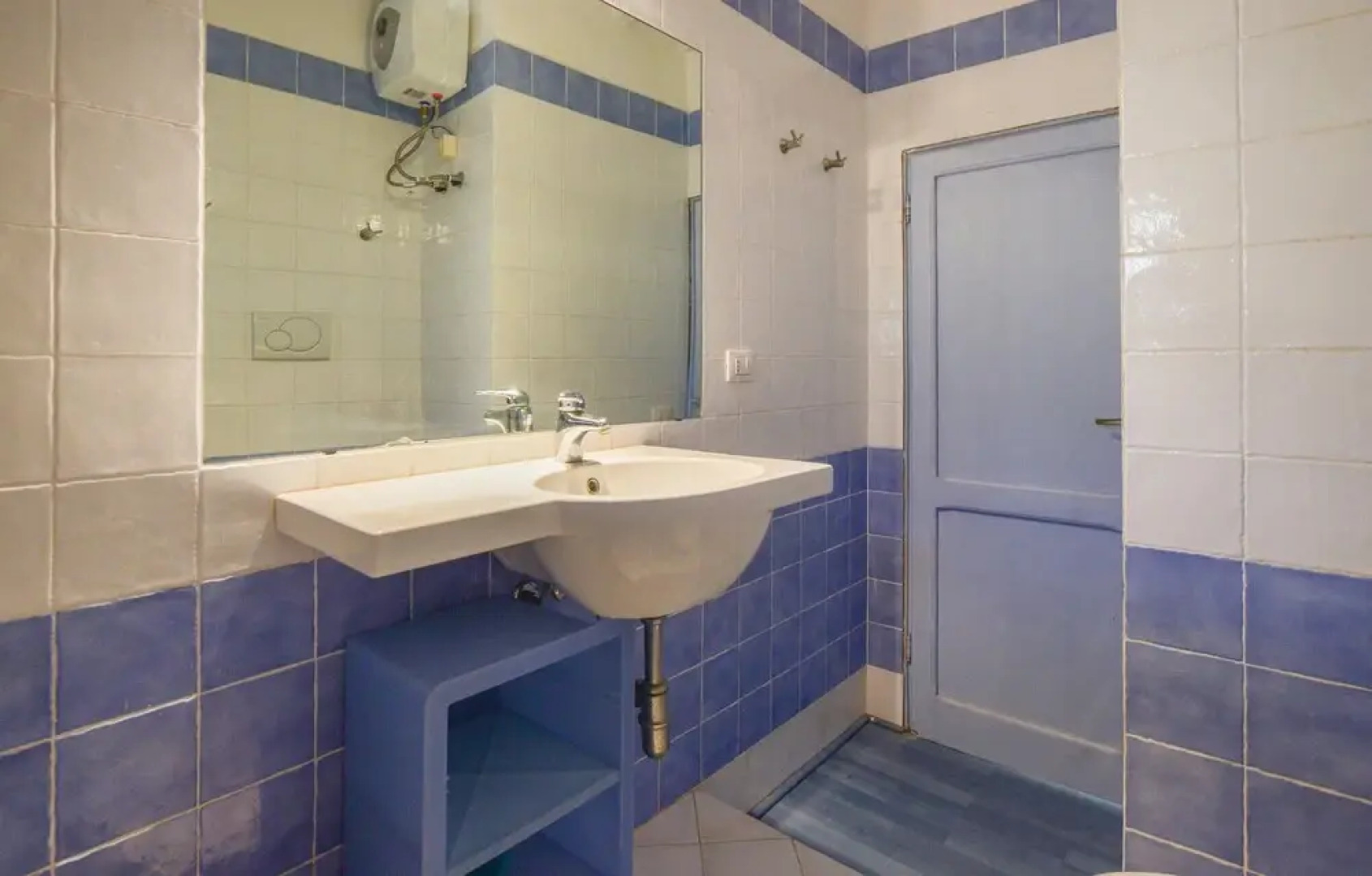 Amazing Home in Orbetello With Jacuzzi and 4 Bedrooms