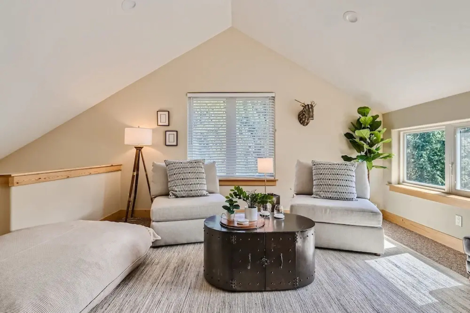 Twin Creek Lodge 7 Bedroom Home by RedAwning