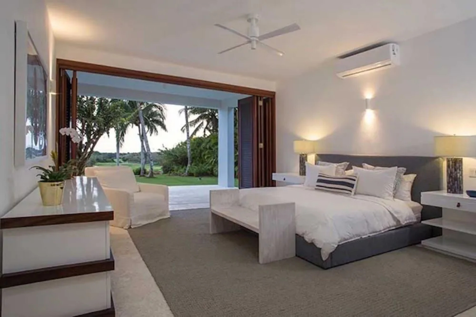 Casa B Institutional