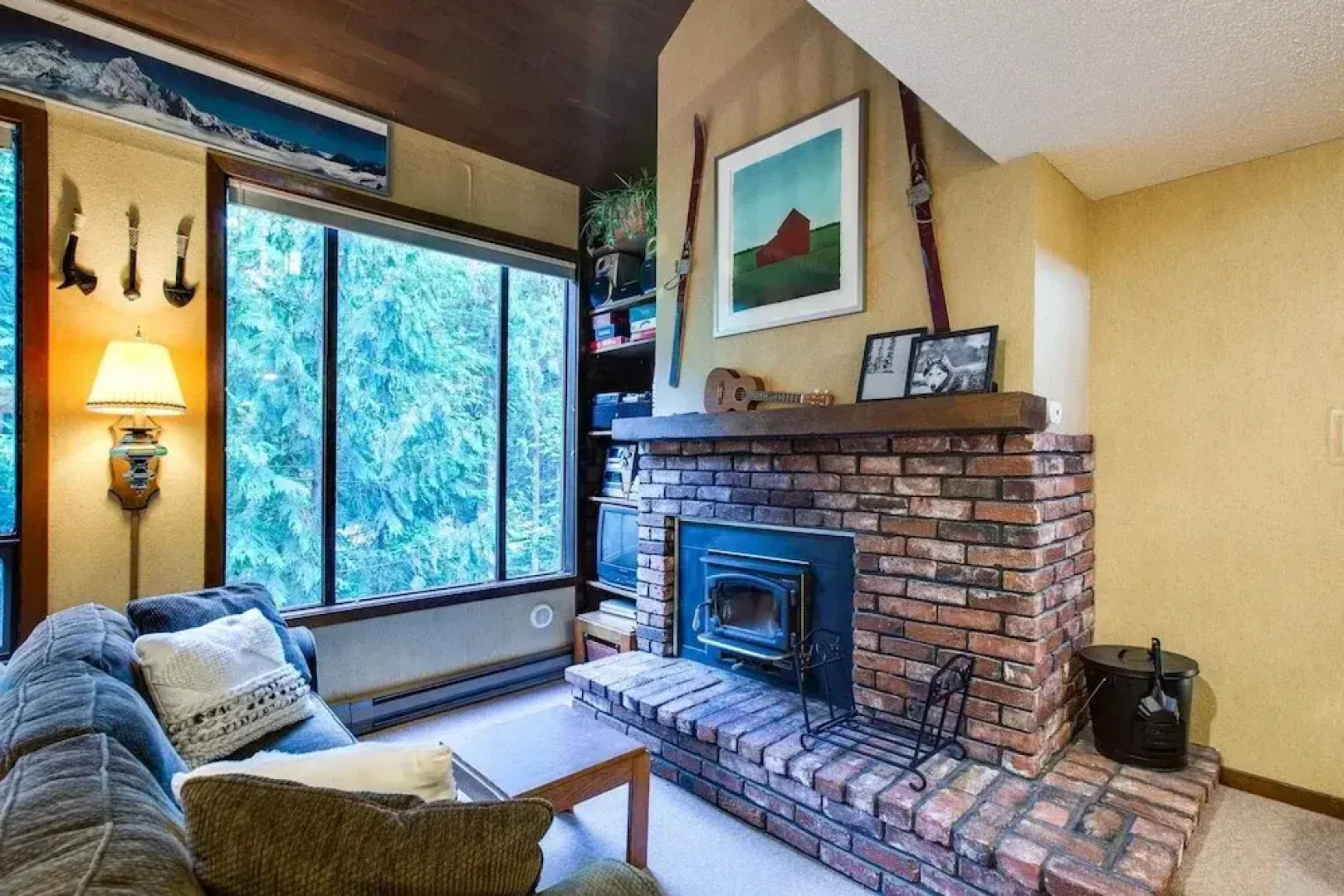 59sw - Fireplace - Dishwasher - Washer/dryer - Sleeps 6 2 Bedroom Home by RedAwning