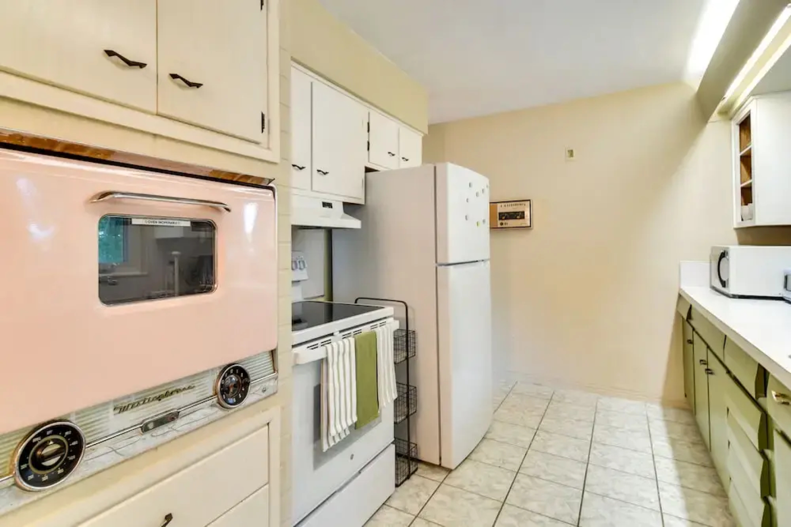 3 Mi to Beach: Seminole Retreat w/ Patio