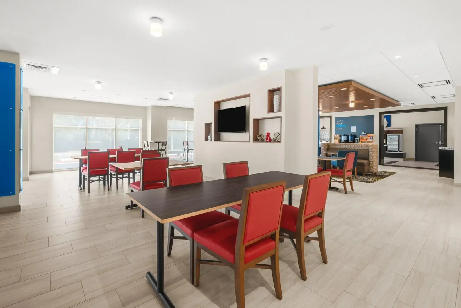 Holiday Inn Express & Suites Suisun City by IHG