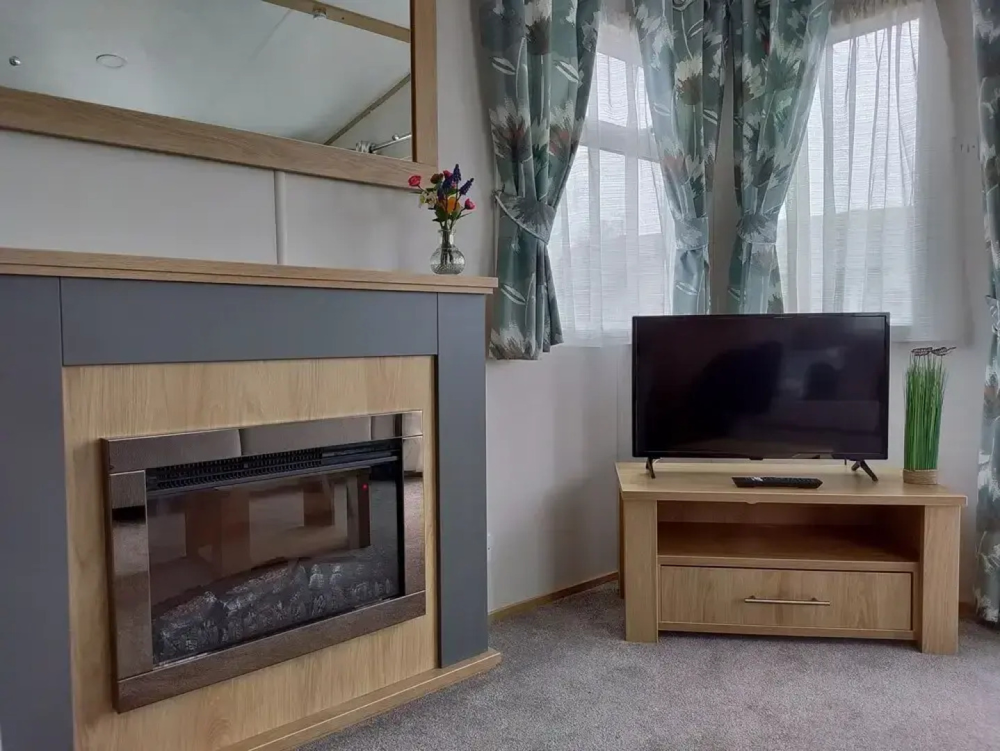 Modern 2 Bed Caravan in Forfar, Scotlan