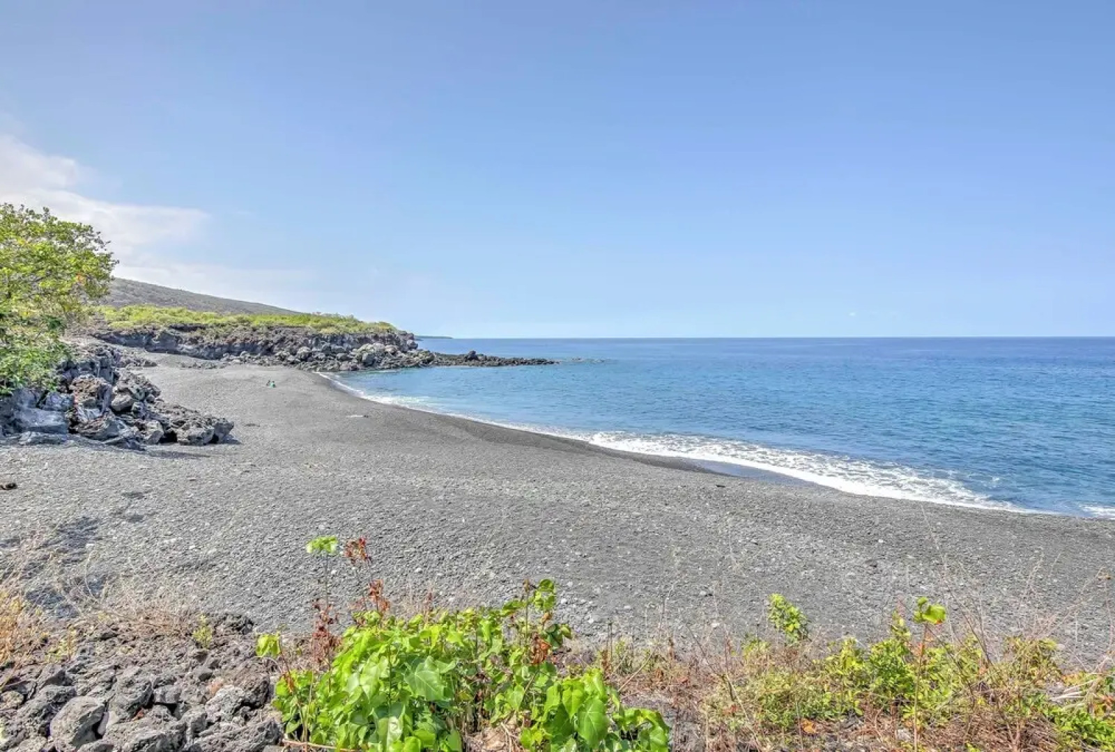 Ocean-view Bungalow: Walk to Pebbles Beach!