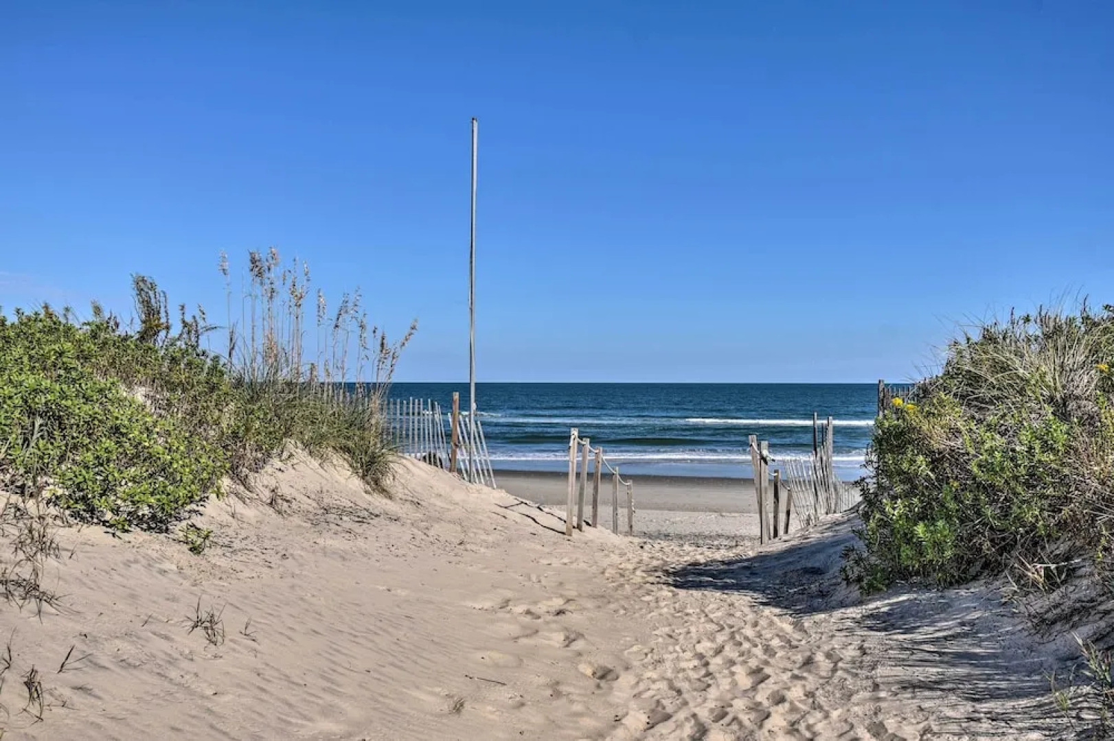 Grand Seaside Escape w/ Direct Beach Access!