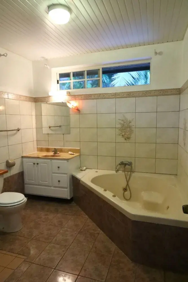 Hana Iti Beach House