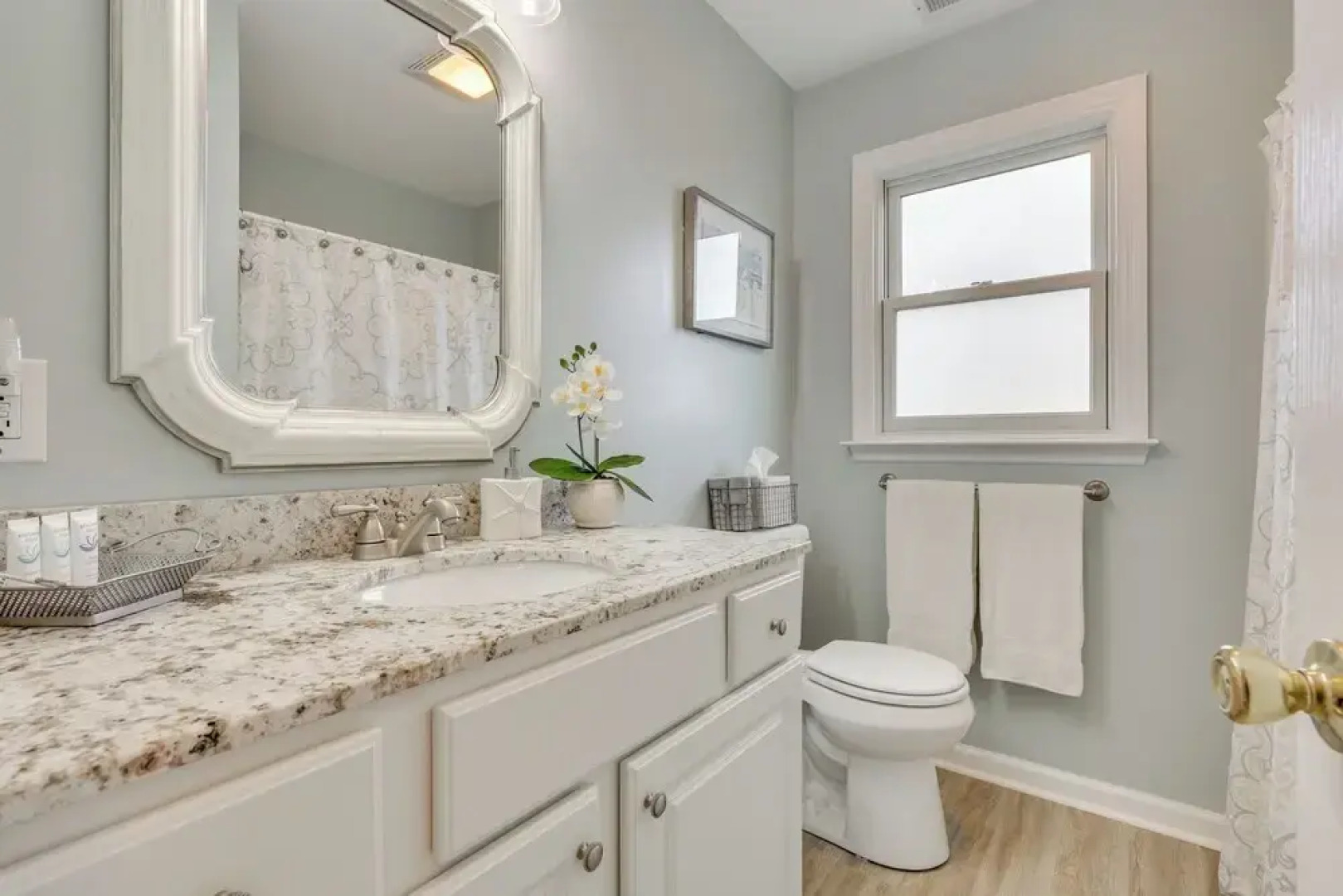 Walk to Shore: Multi-deck Townhome in Kure Beach!