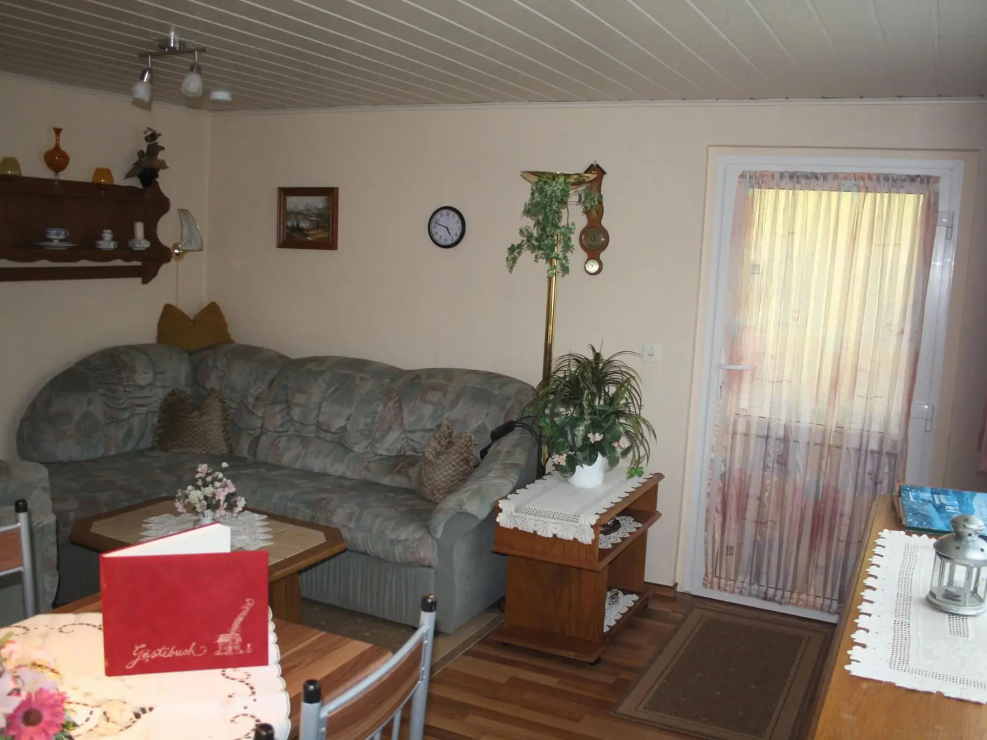 Heatable Pool Retreat