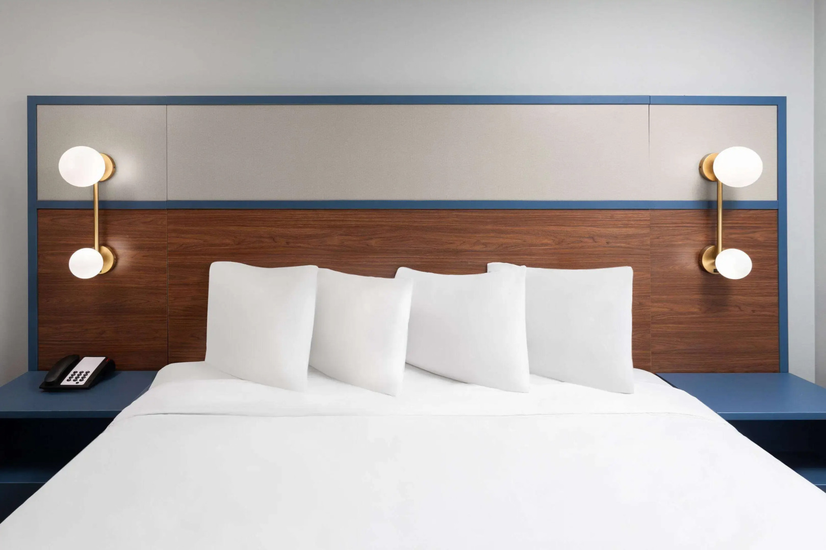 AmericInn by Wyndham Eagle River Downtown