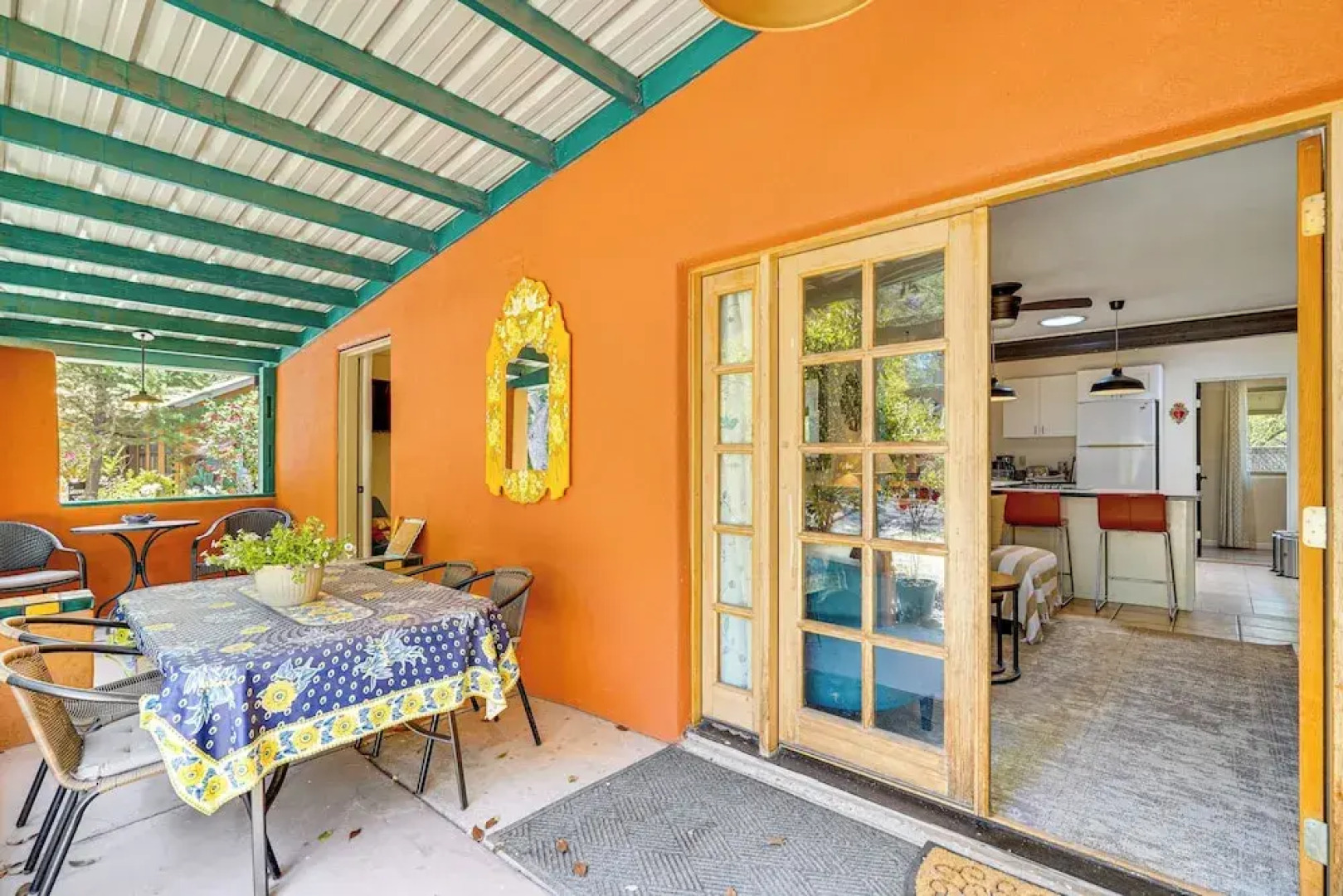 Vibrant 'casa Paloma' w/ Patio - Near Vineyards!