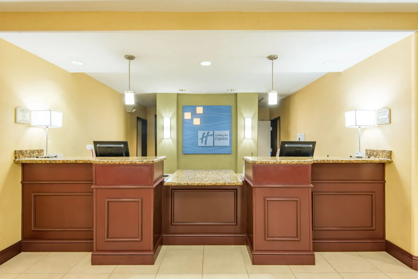 Holiday Inn Express & Suites Phoenix - Glendale Sports Dist by IHG