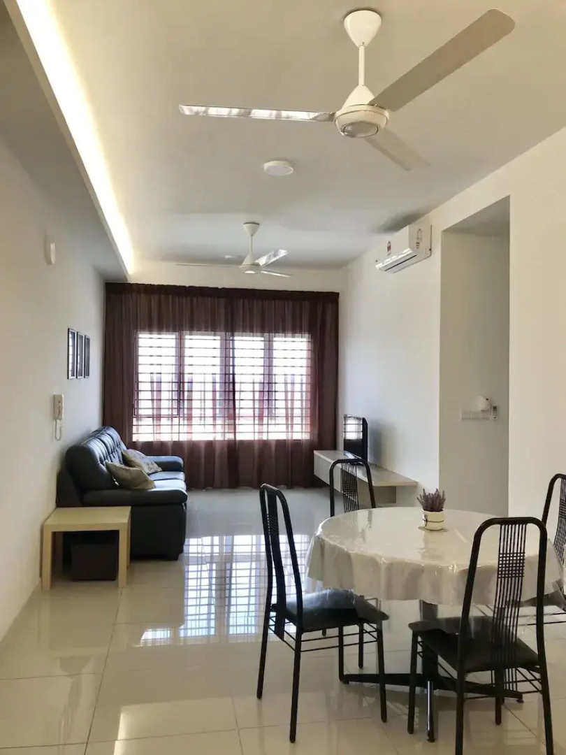 J's Suite at Southville City