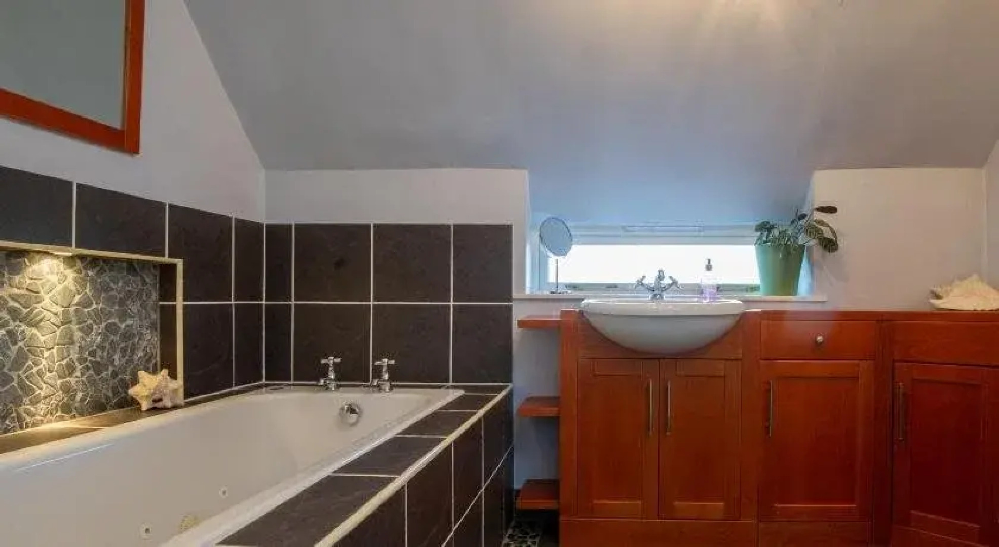 North Laurels Guesthouse