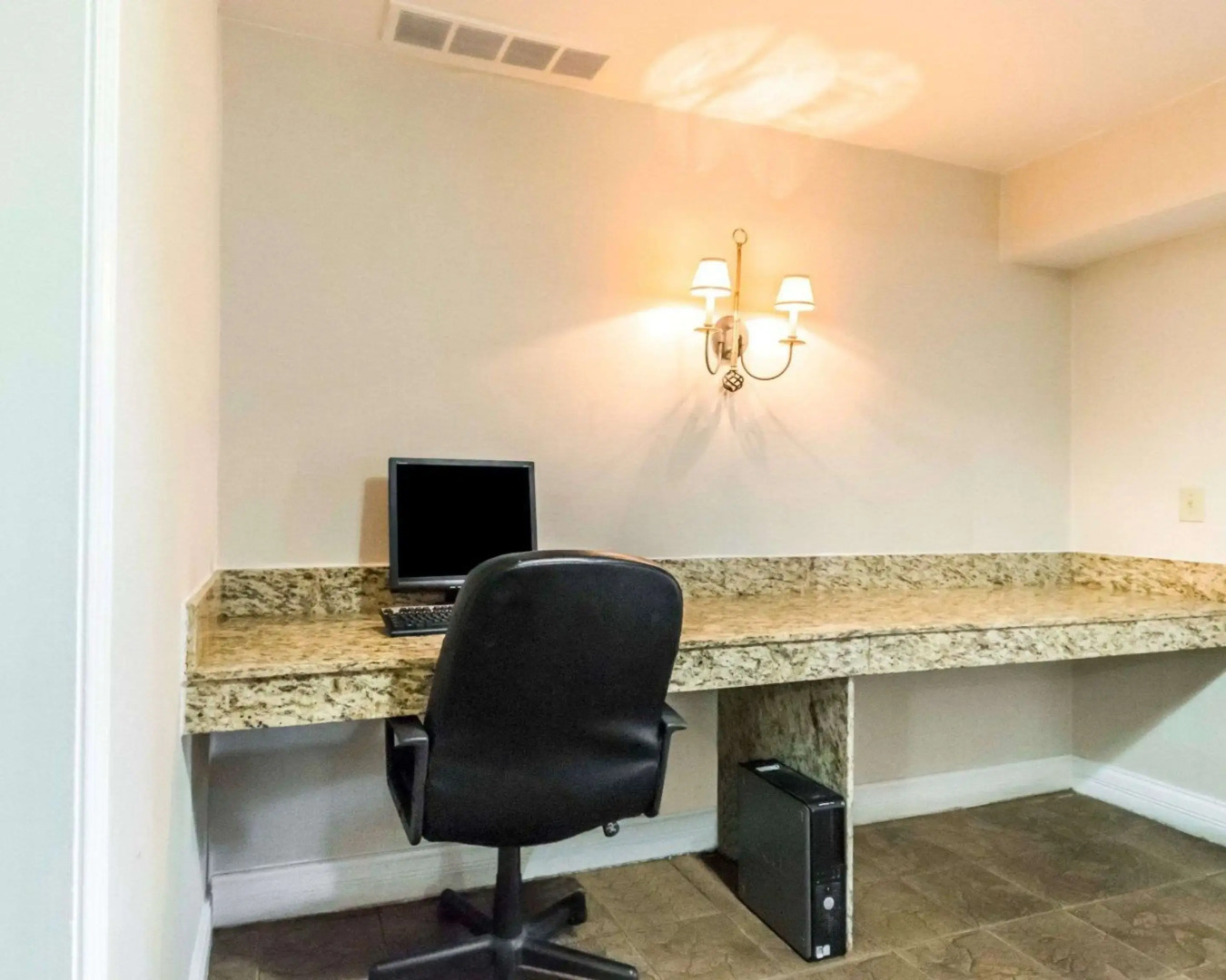 Quality Inn & Suites University/Airport