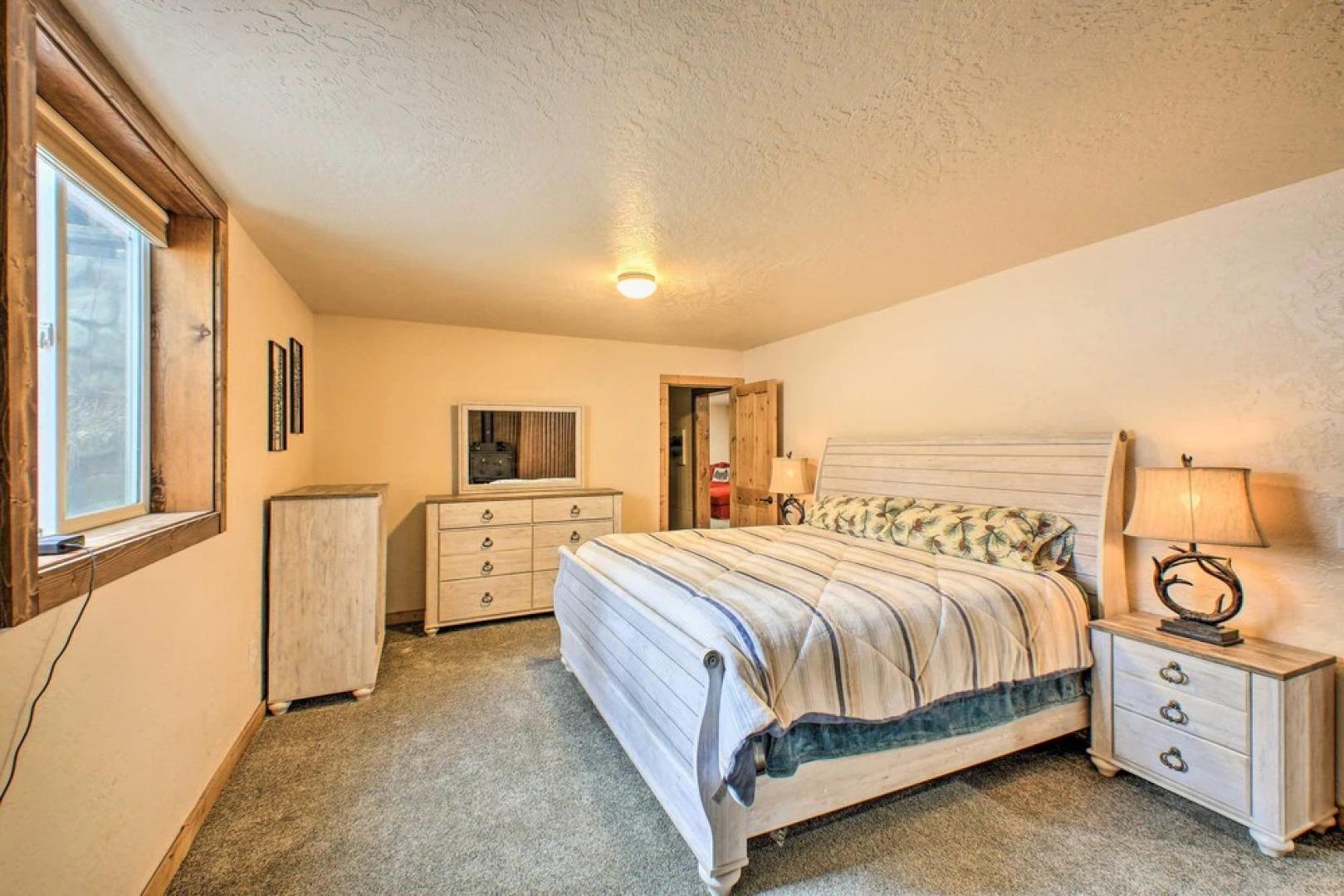 Priest Lake Apartment Near Hiking Trails!