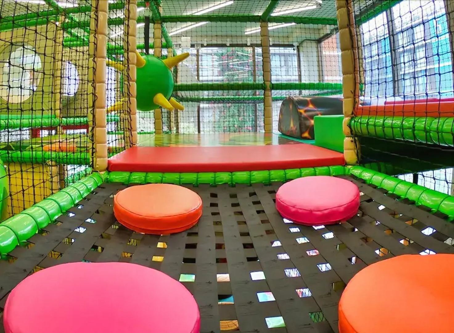 Balcony Courtyard Hotel & Serviced Apartment