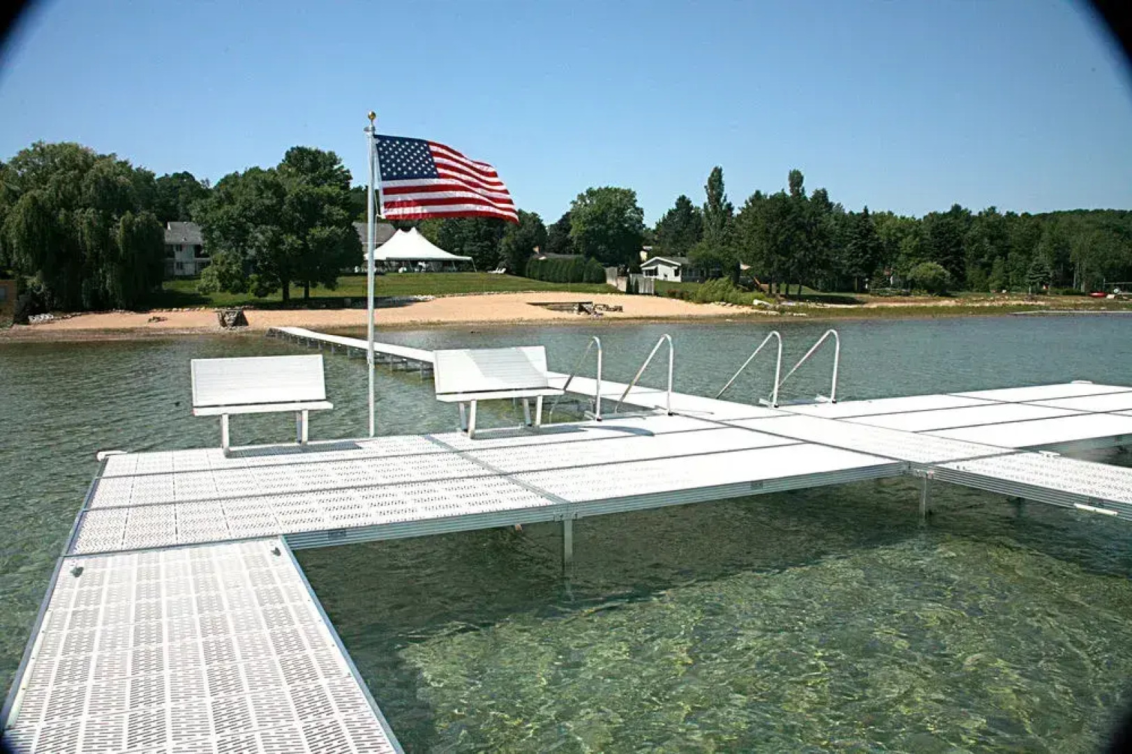 The Vineyard Inn on Suttons Bay