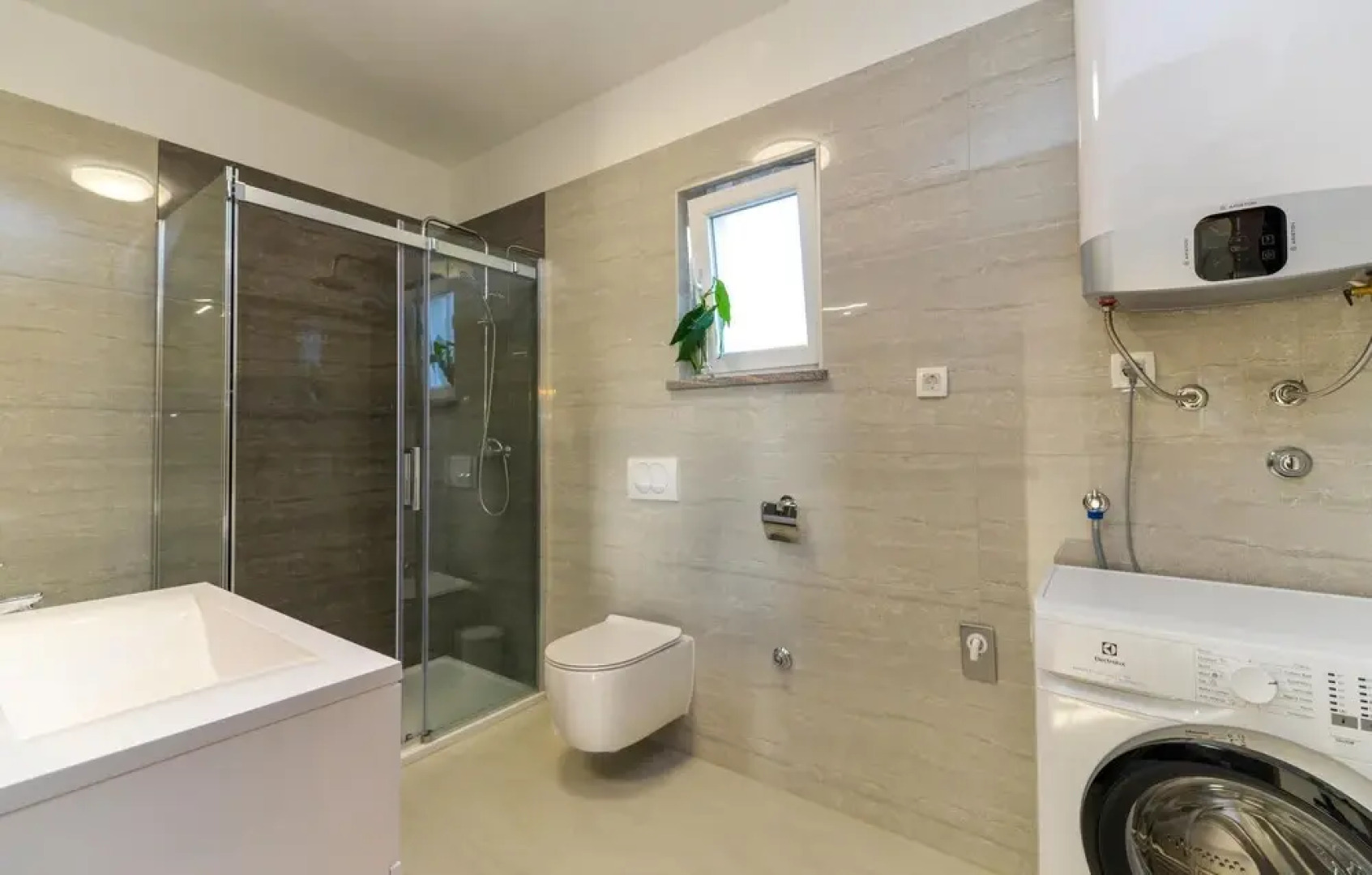 Nice Home in Rovanjska With 4 Bedrooms, Wifi and Outdoor Swimming Pool