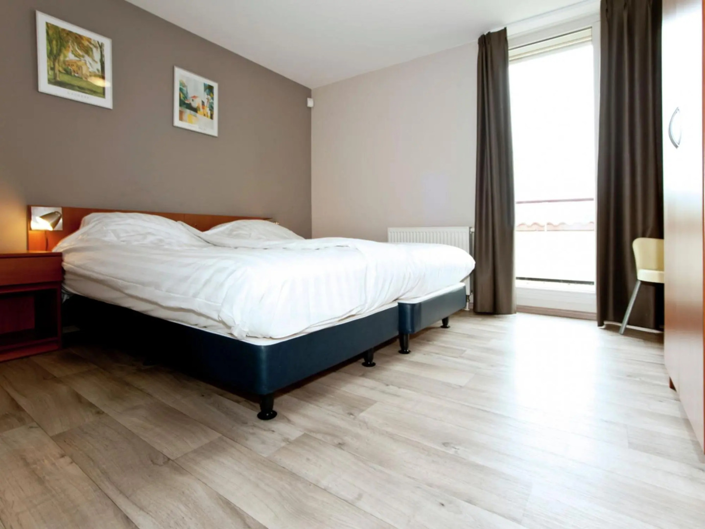 Villa in Maaspark With Lake Views