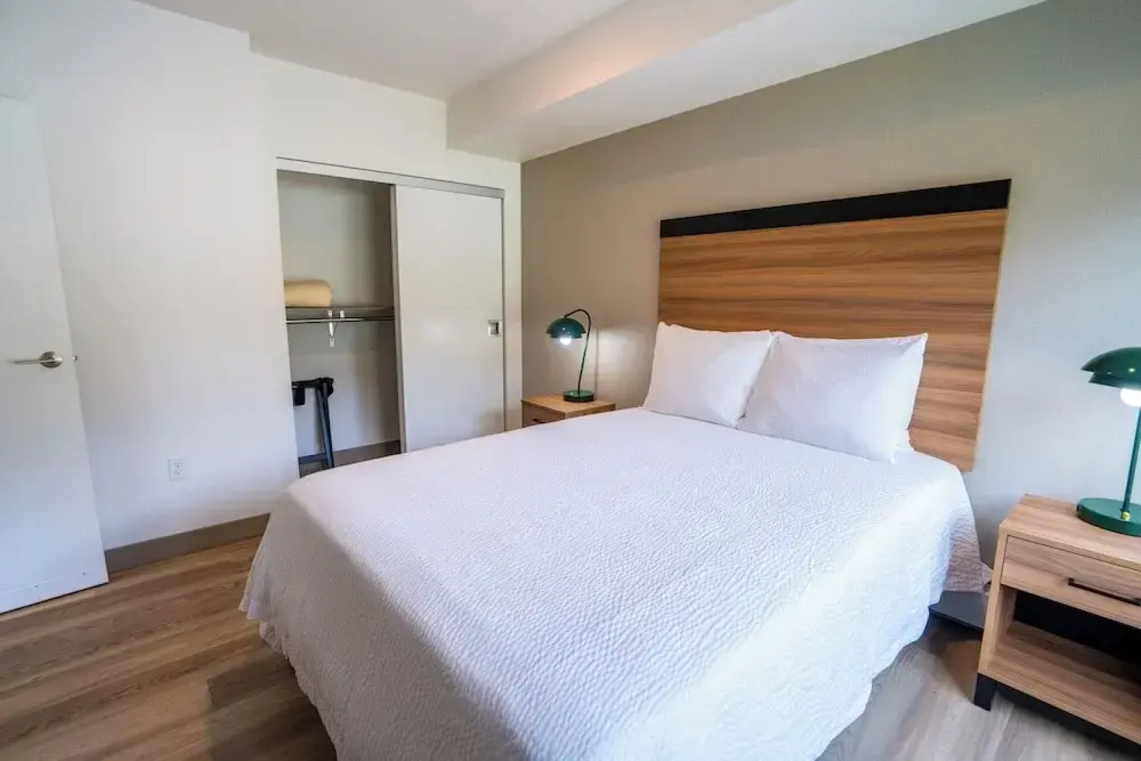 Chugach Naswik Suites