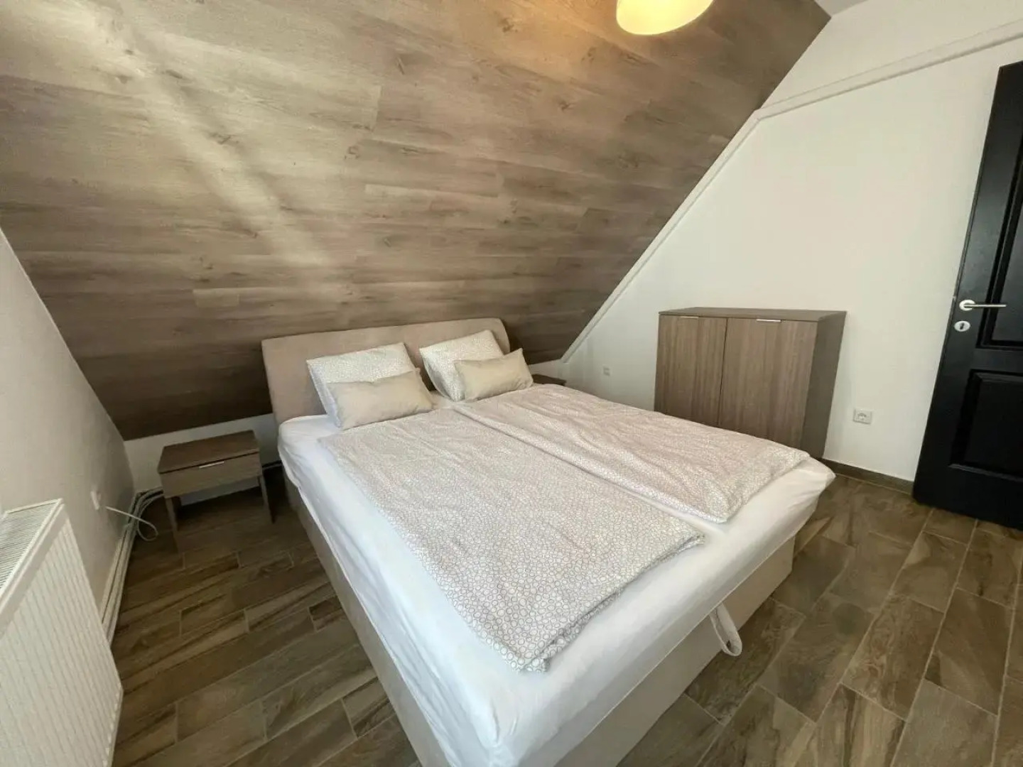 Smeraldo Kastely Szallo