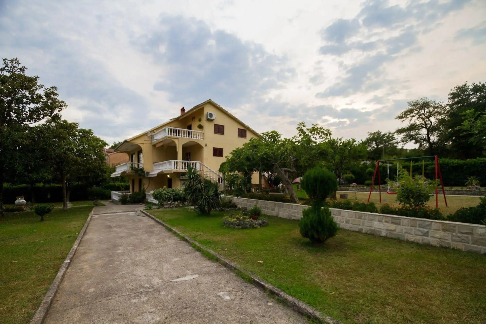 Studio Apartments Petkovic