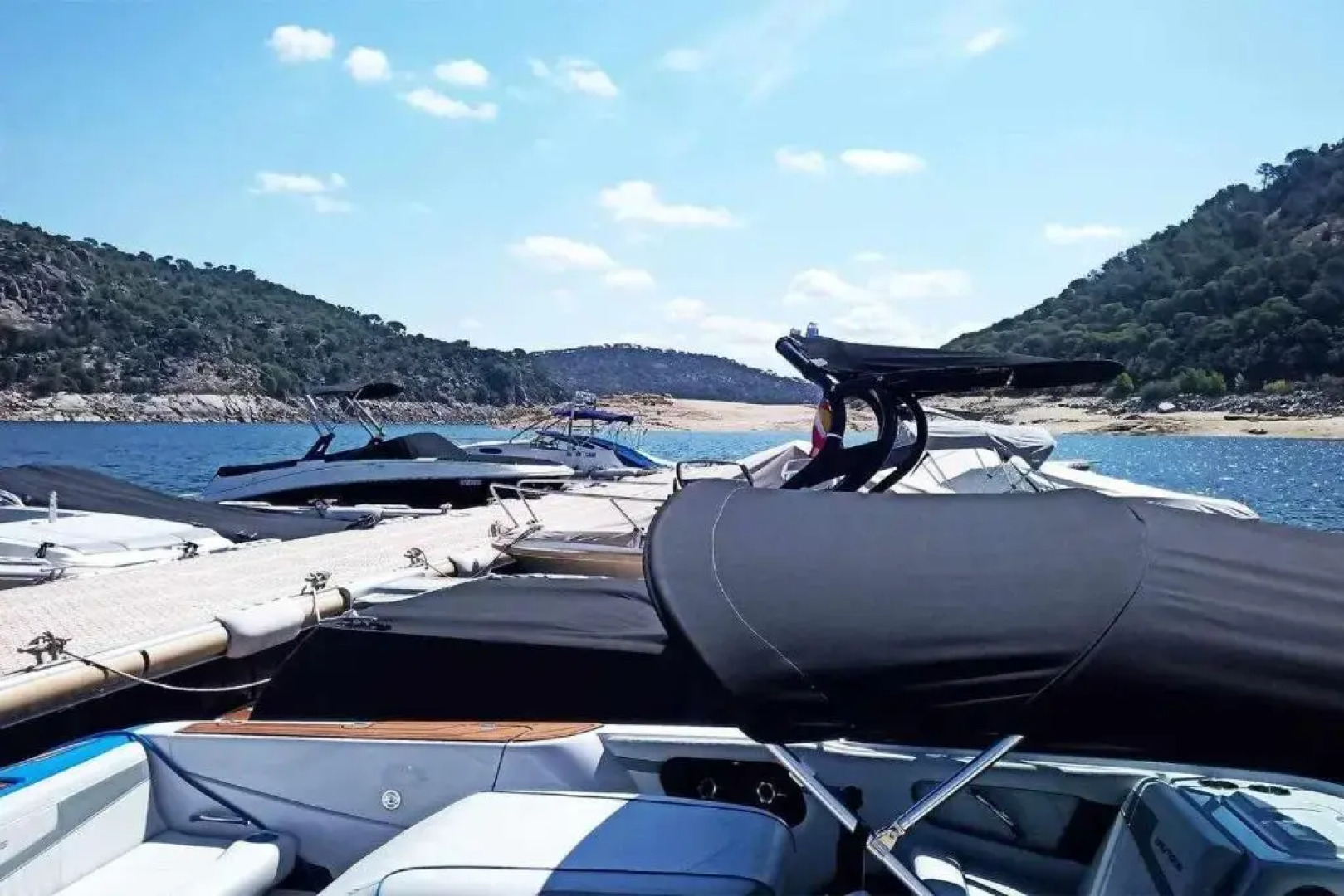 Casa Blanca de La Sierra hasta 24 hasta personas con Piscina Salina y Bbq