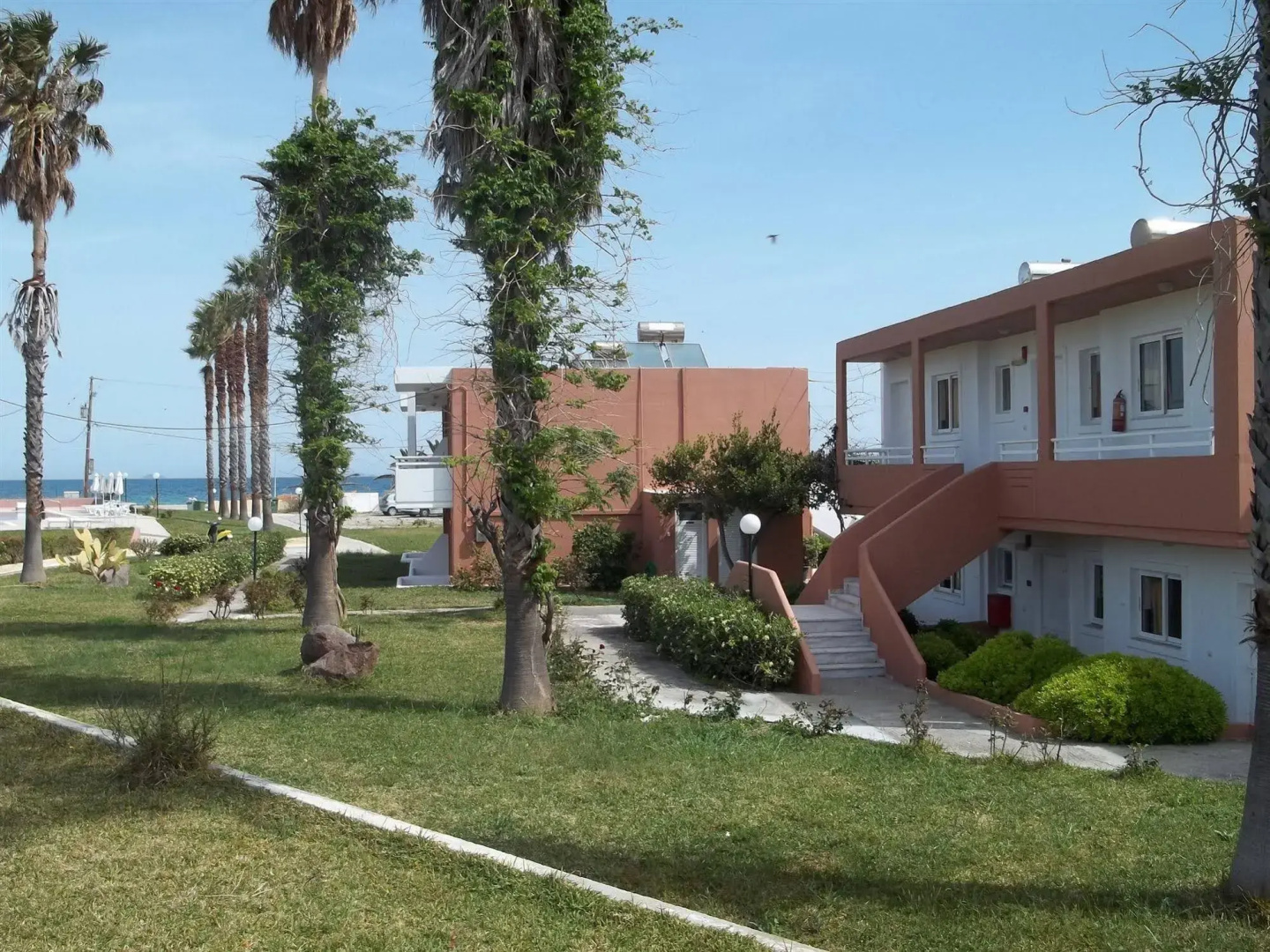 Jonathan Studio Apartments