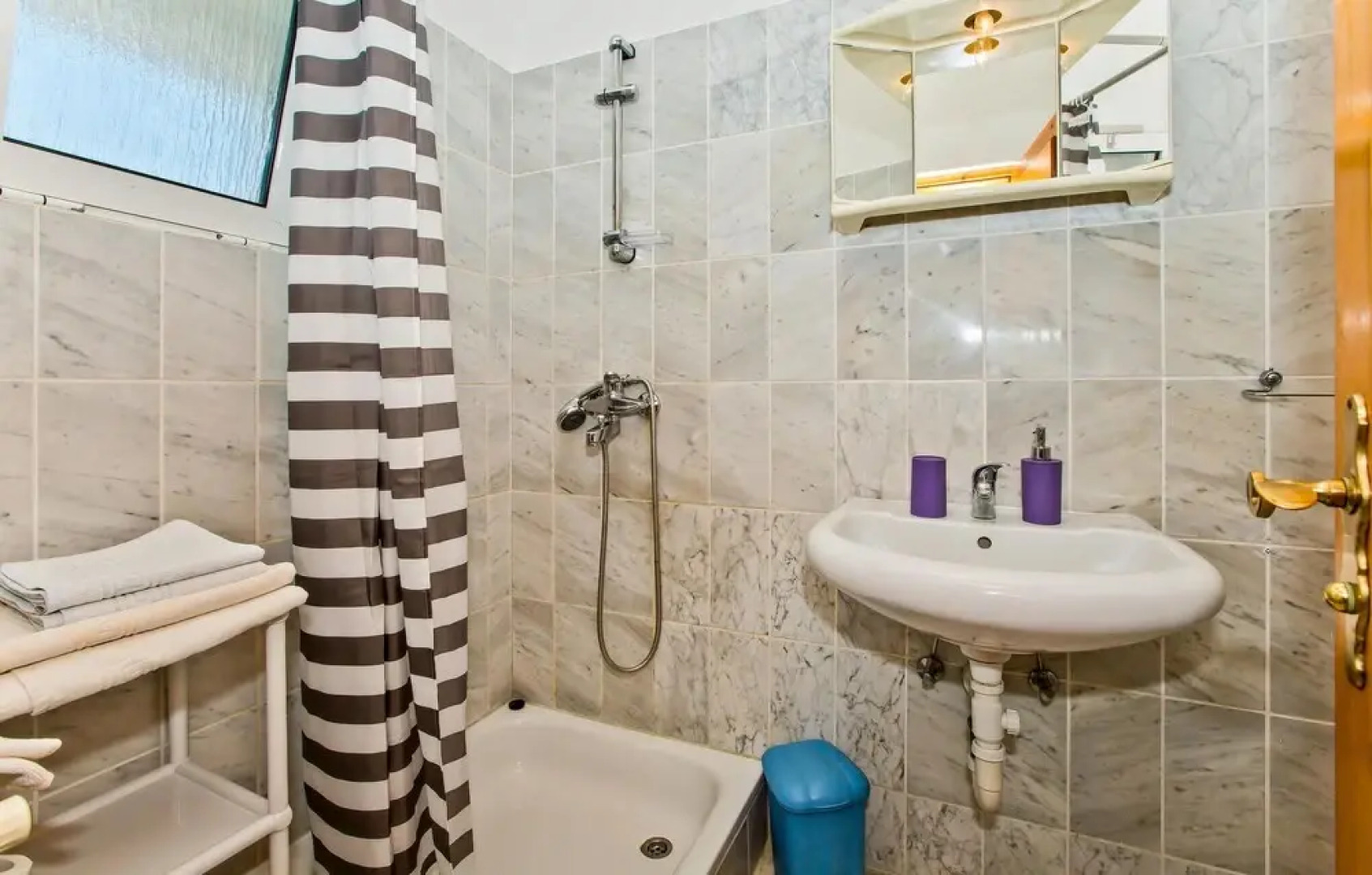 Amazing Home in Smricevica With Wifi and 6 Bedrooms