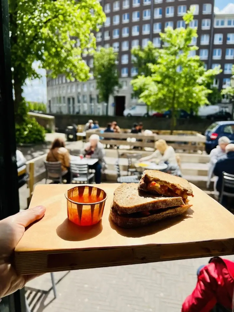 The Golden Stork - Hostel