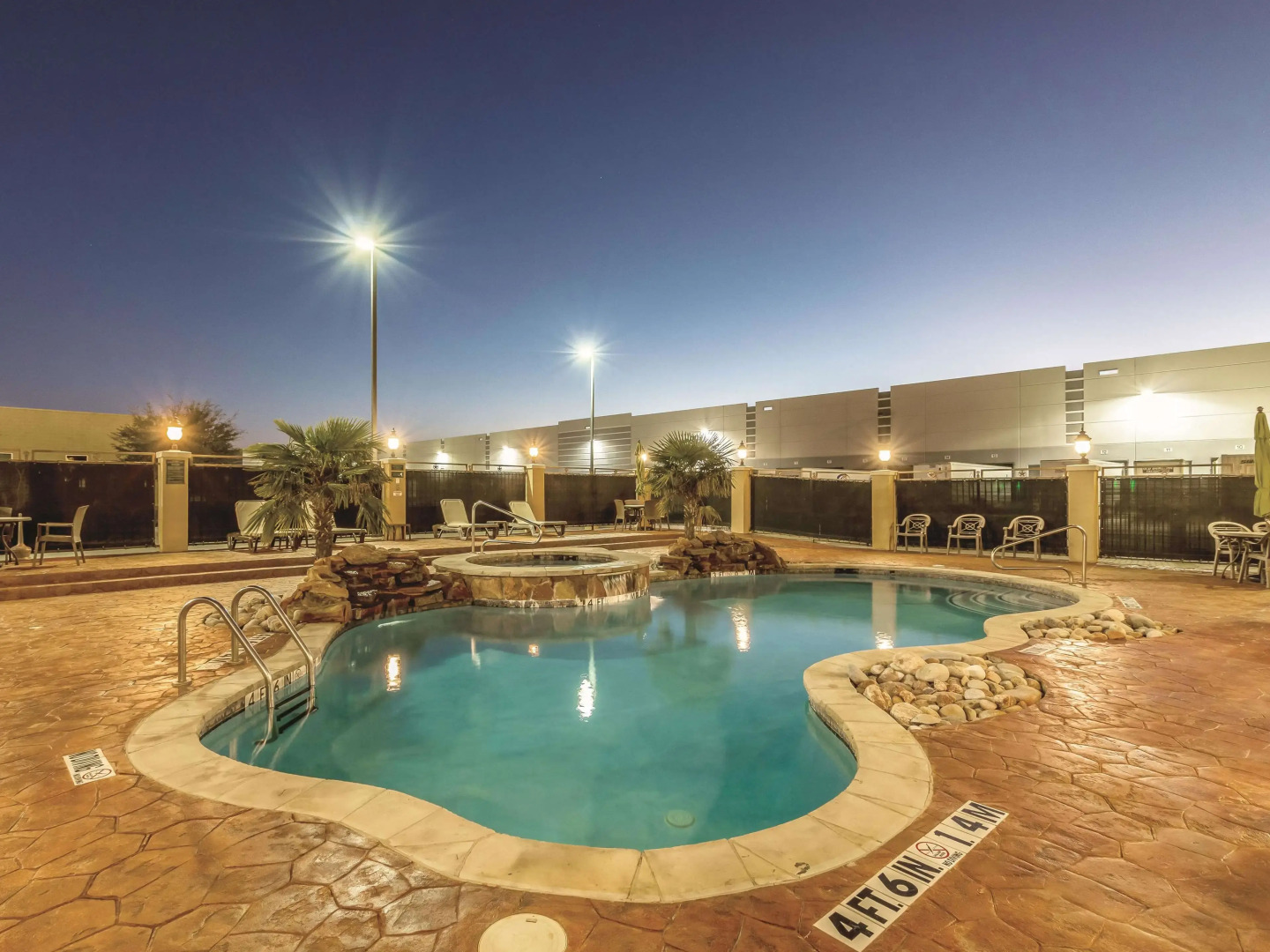 La Quinta Inn & Suites by Wyndham Dallas Grand Prairie South