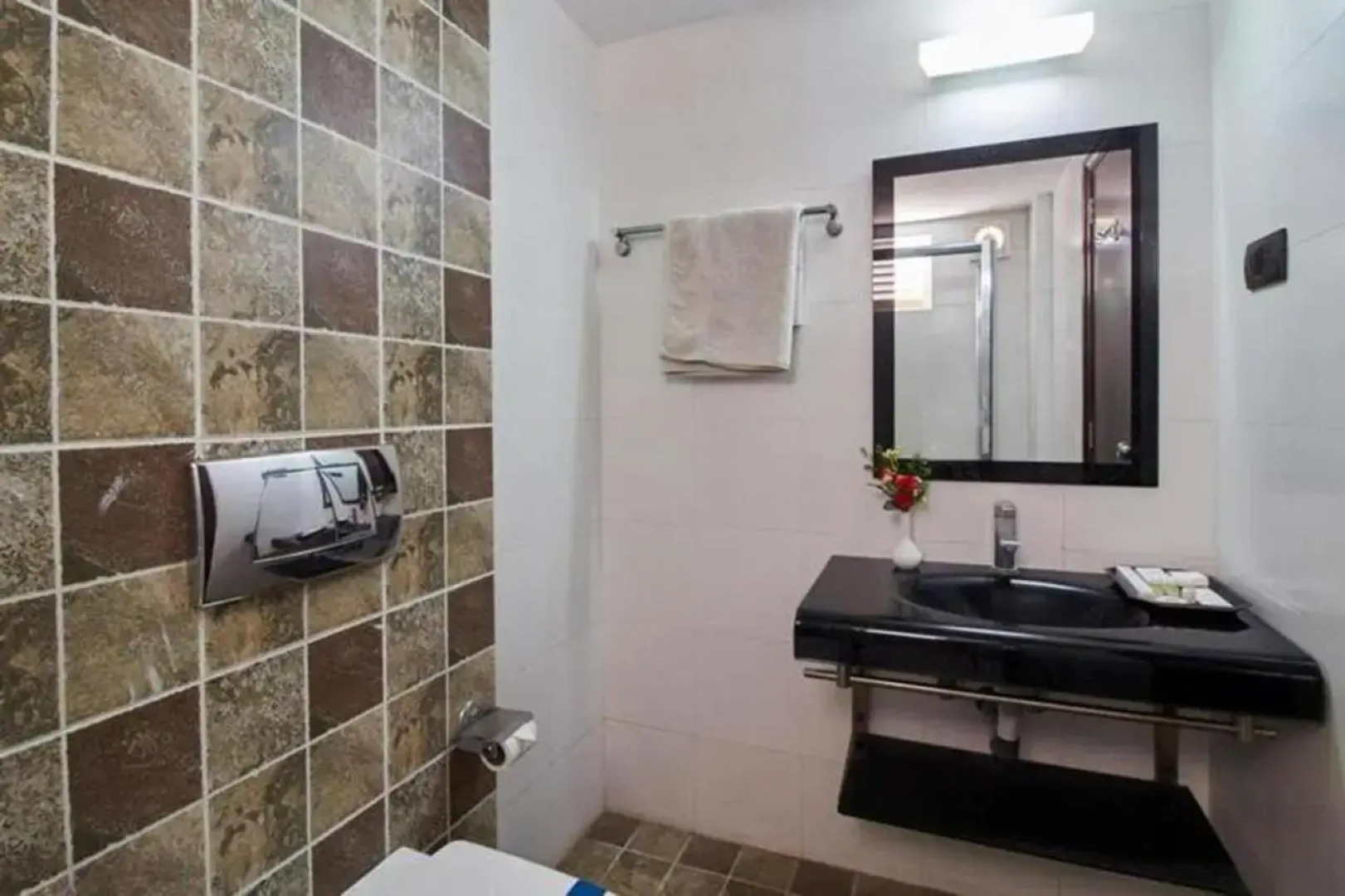 Vits By Spree Hotels Le Pebble