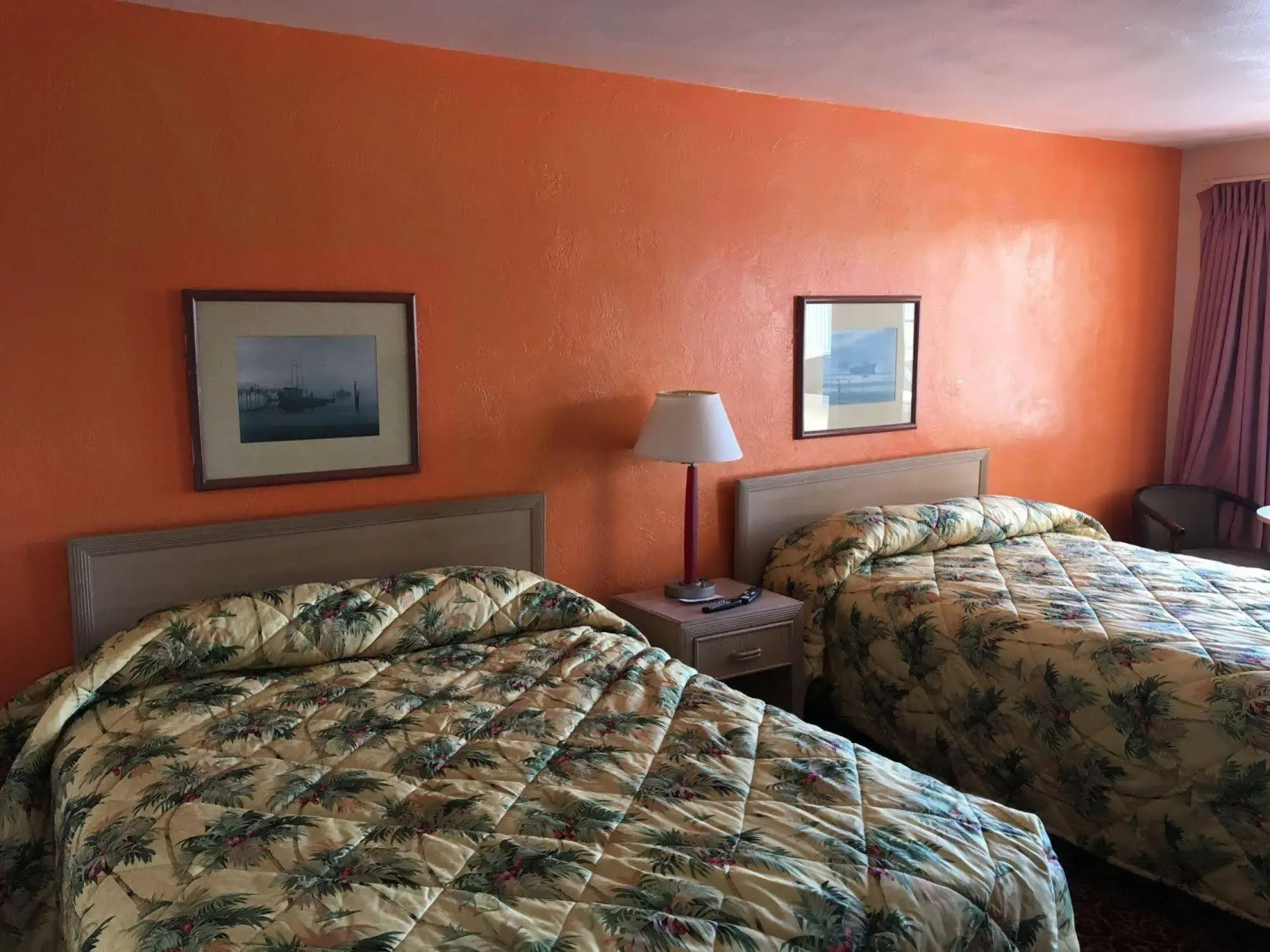 Fountain Inn & Suites