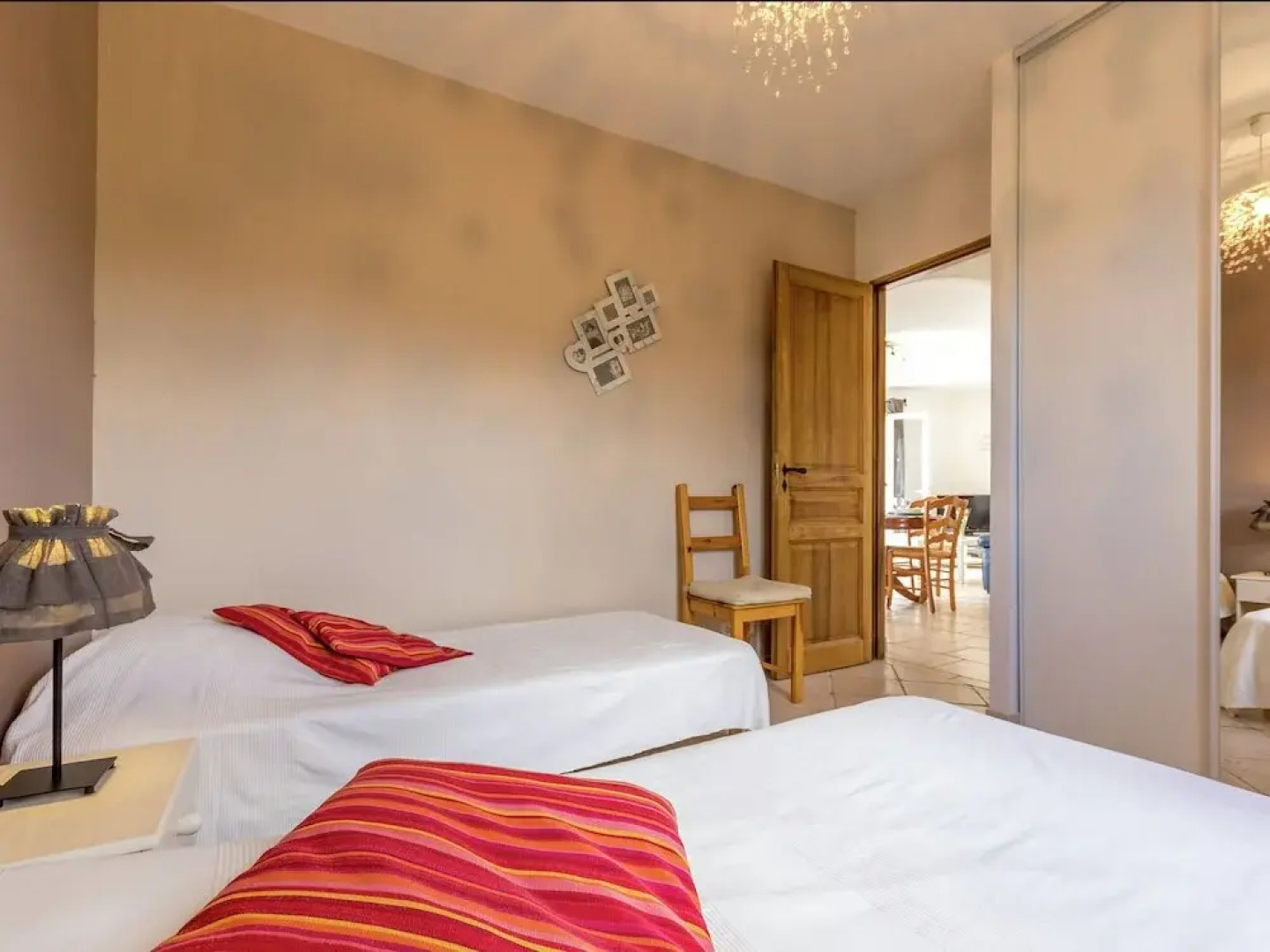 Detached Holiday Home Near the Truffle Capital of Aups, With a Shared Swimming Pool