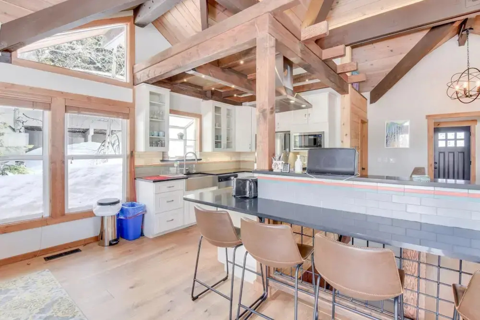 Contemporary Snow Crest