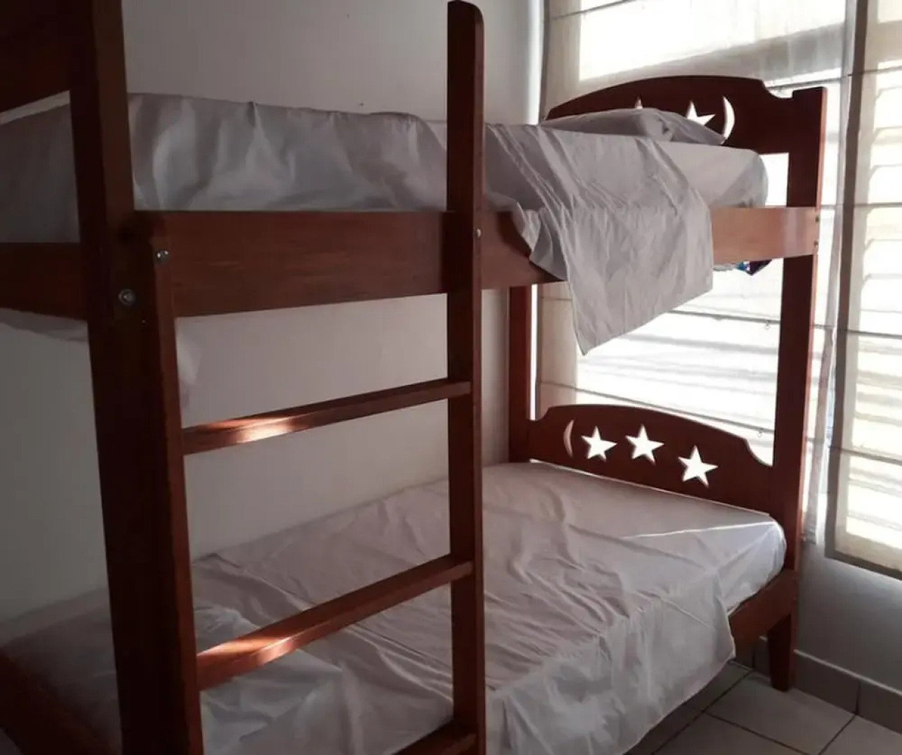 Lupuna Bunk & Breakfast