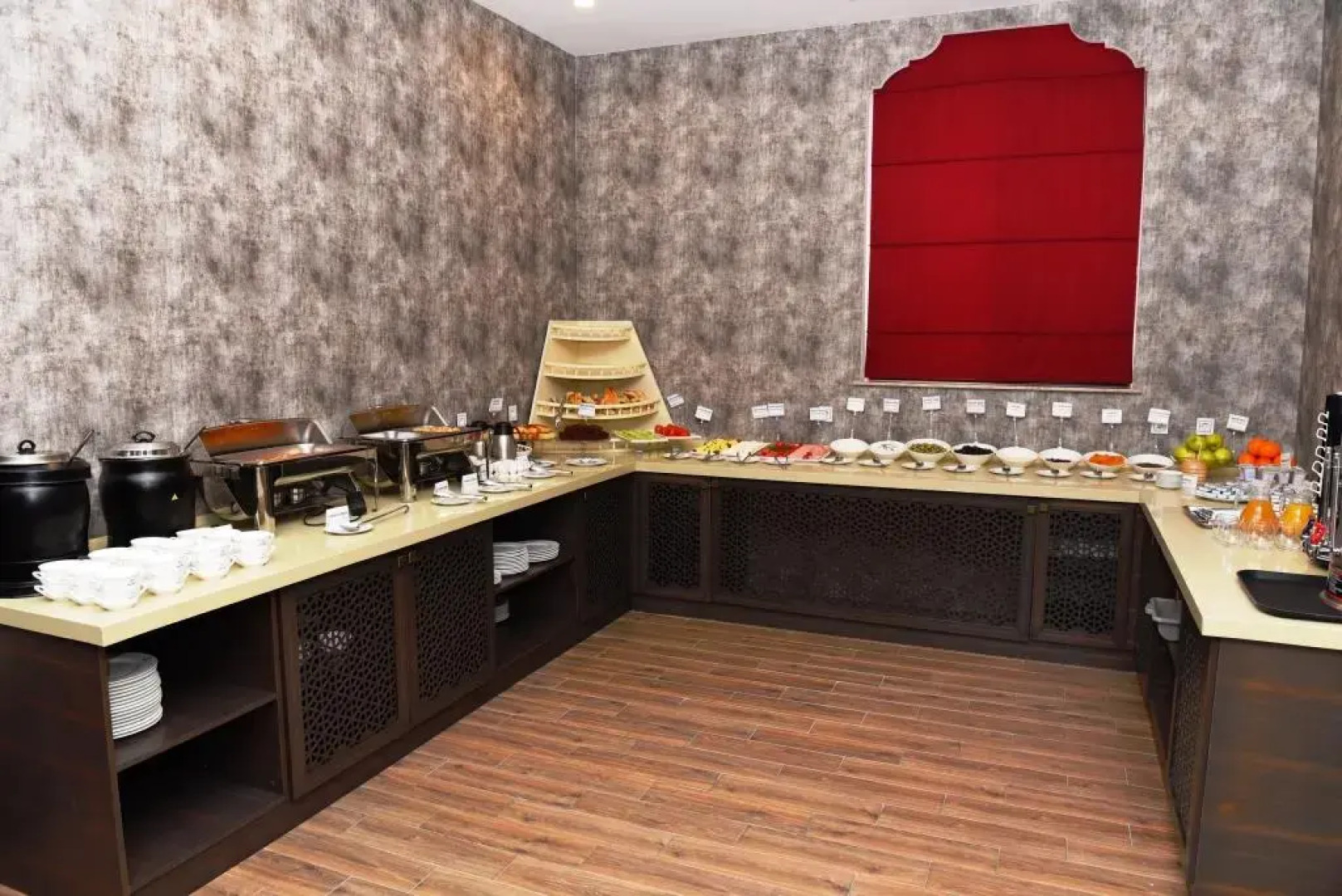 Macara Sheki City Hotel