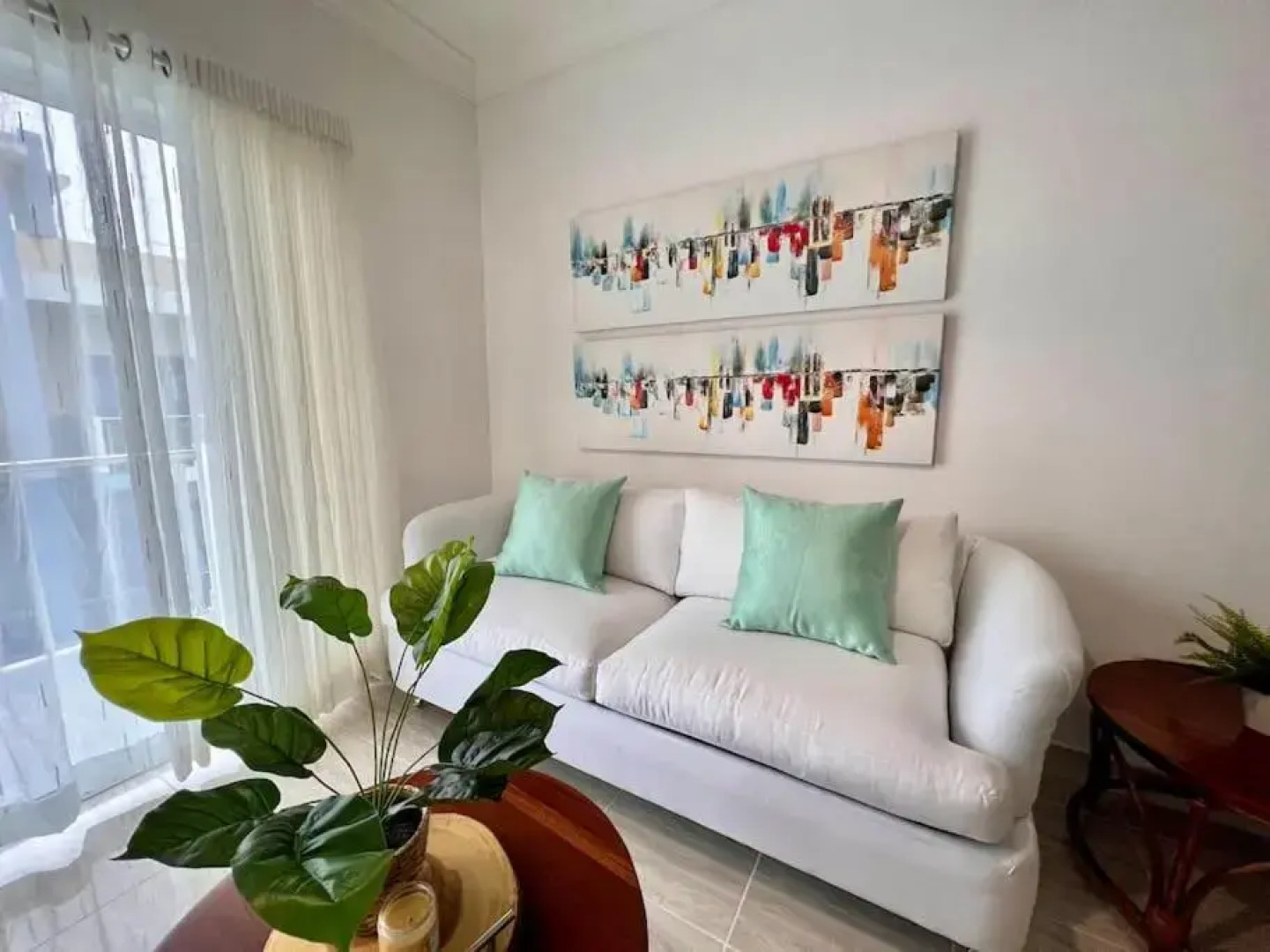 Amazing apartment in thecity 30mins from the beach