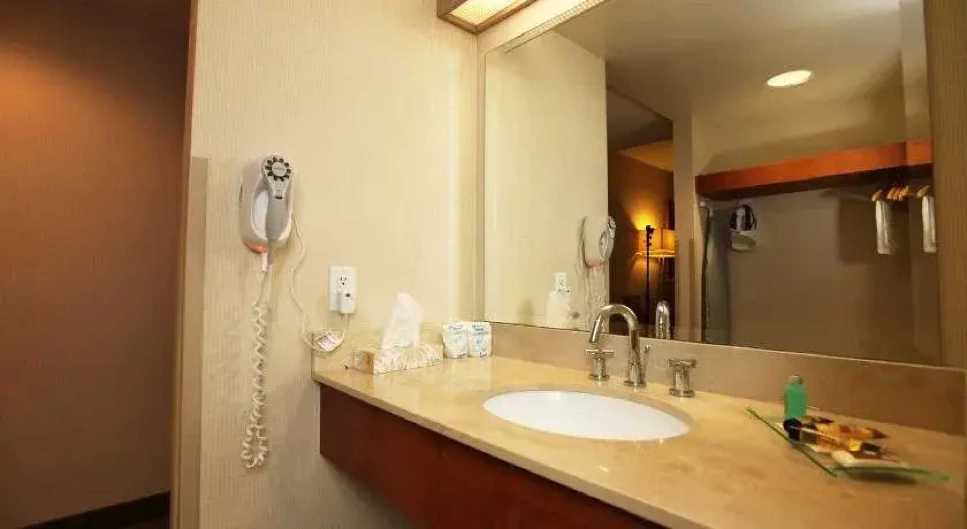 St. Albert Inn & Suites