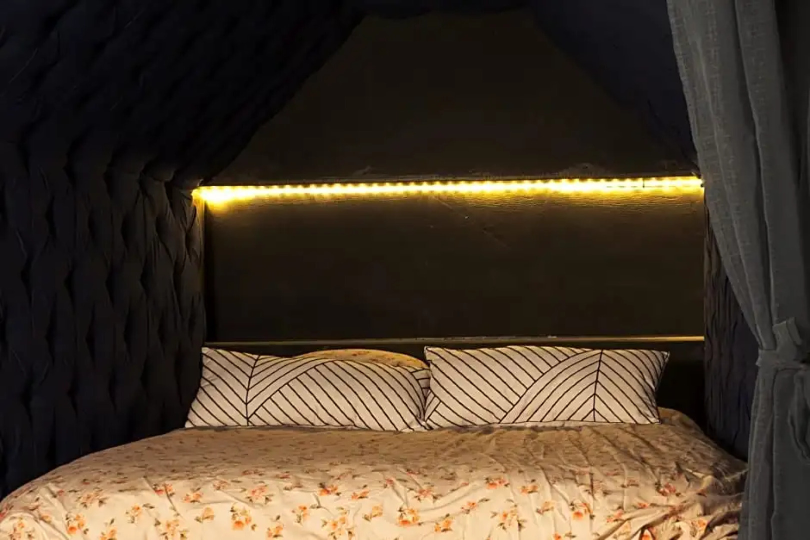 Les Cabanes Des Marais