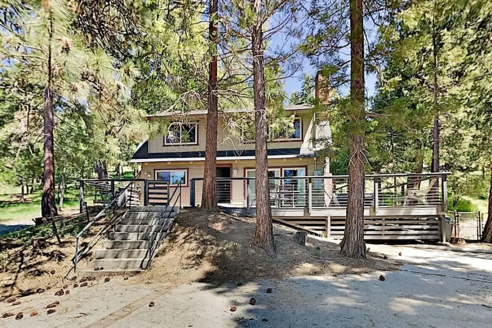 Serene : Forest Views & Wraparound Deck! 3 Bedroom Home