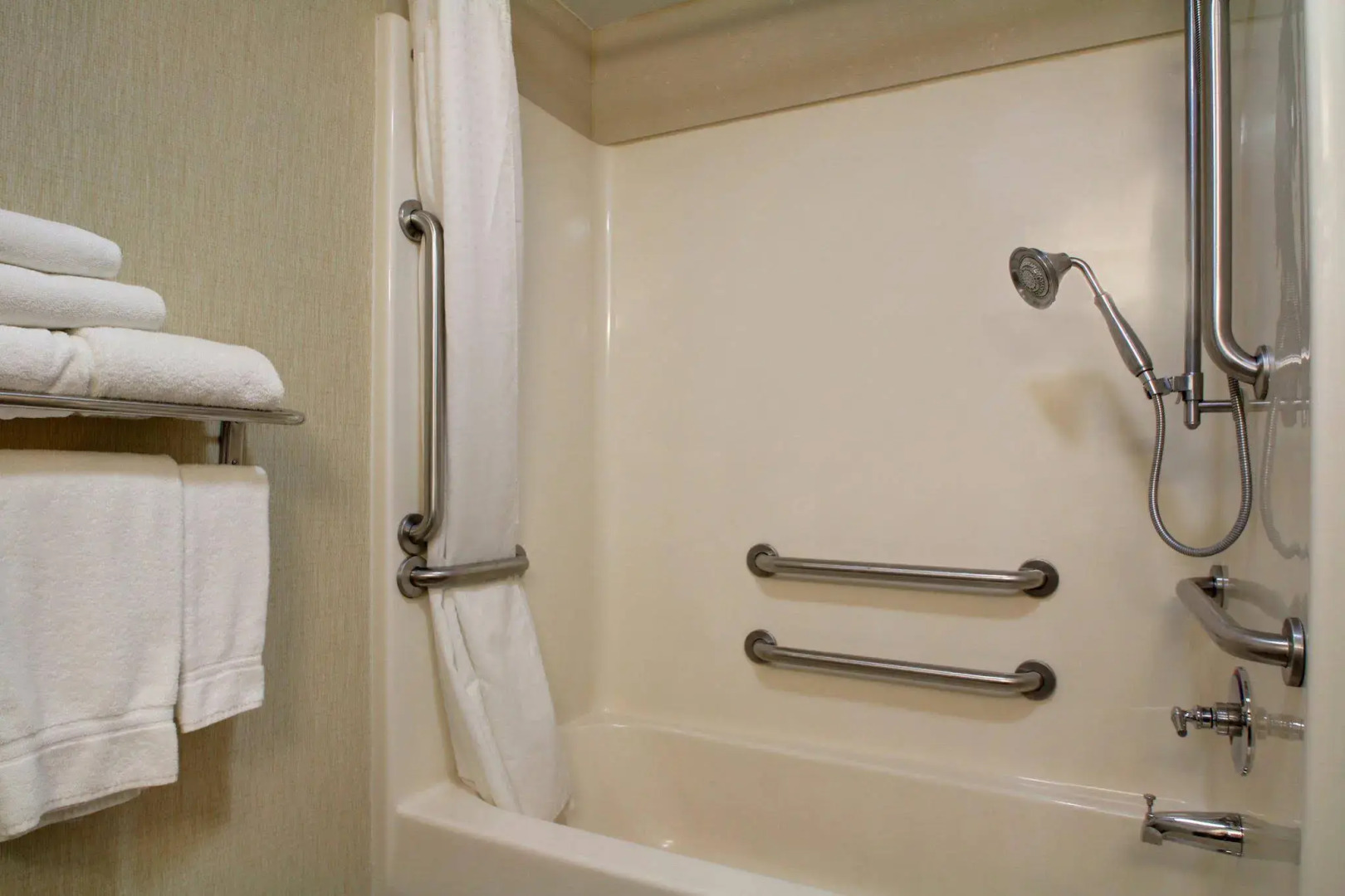 Holiday Inn Express Hurricane by IHG