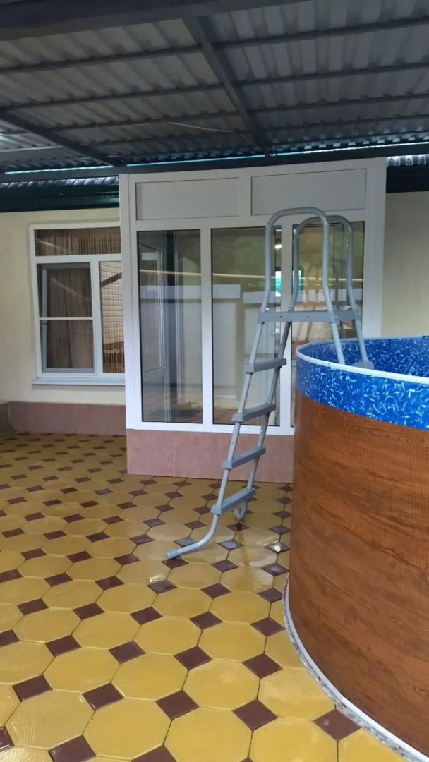 Семейный дом у подножия горы Медовая