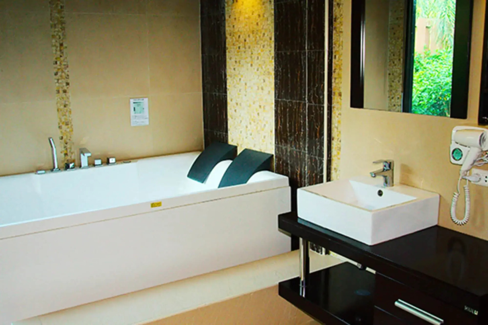 The Grace Amphawa Resort