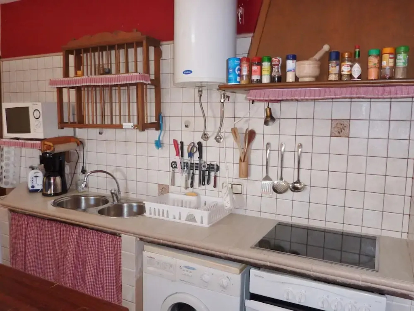 Spacious Holiday Home With Private Pool, in the Mountain and With Beautiful View