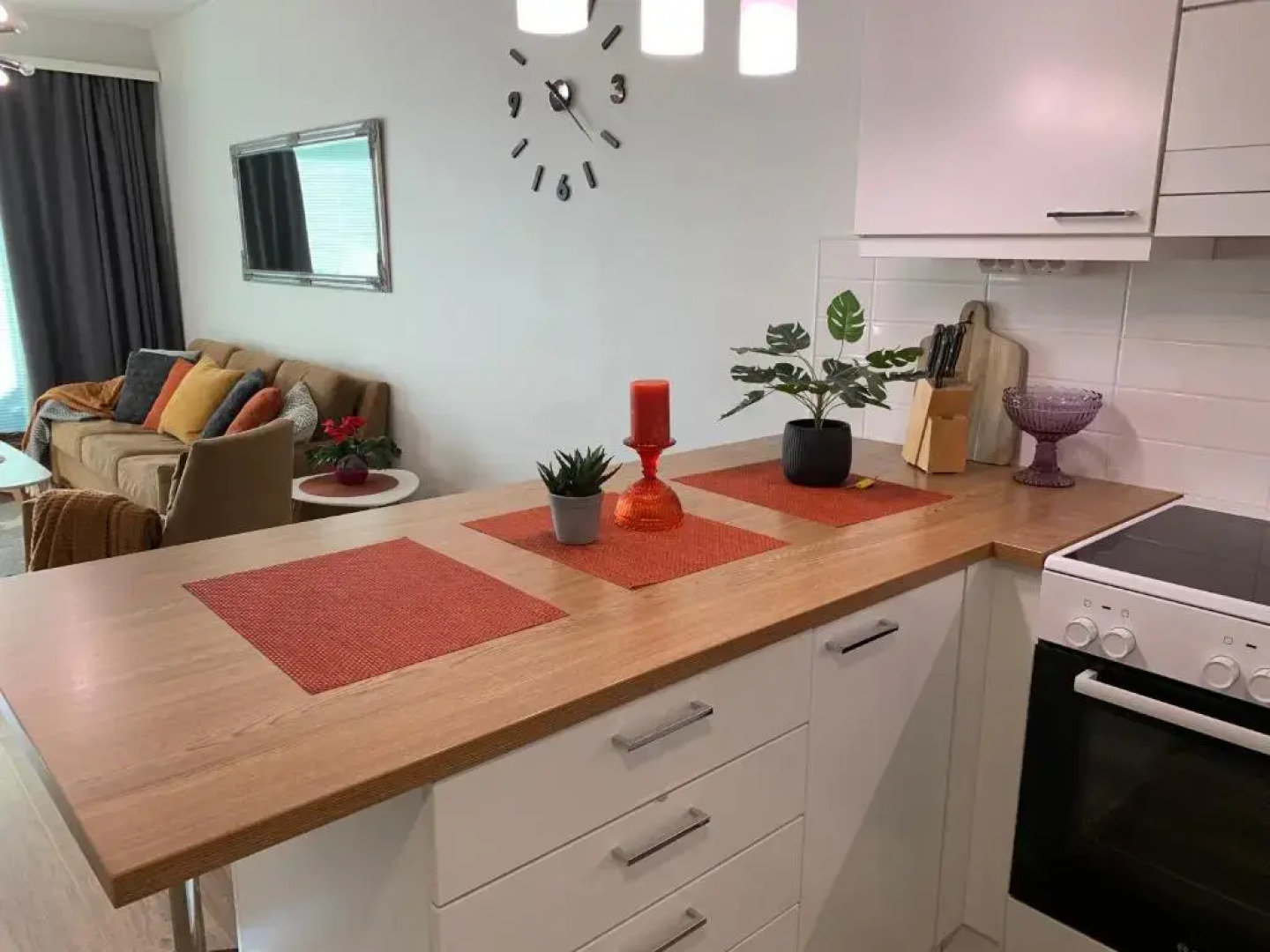 StarHomes Studio Lux 10