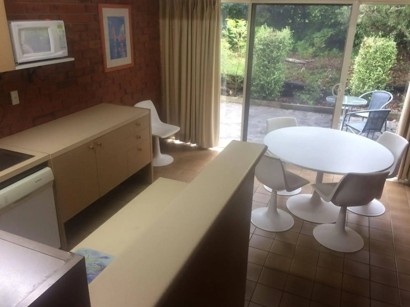 Pacific Heights Holiday Apartments and Munn’s Tower House