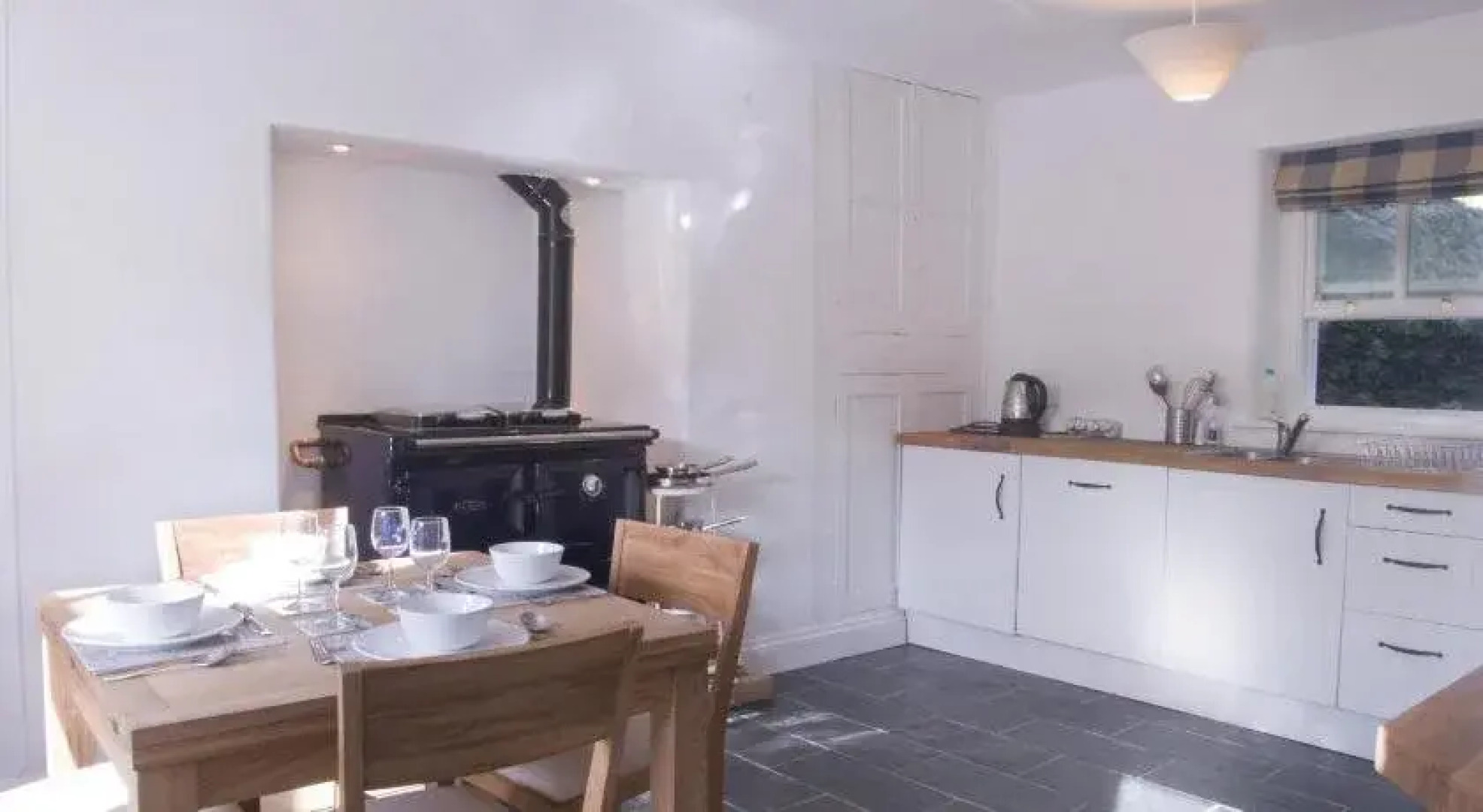 Bronfelin & Troed-y-Rhiw Holiday Cottage